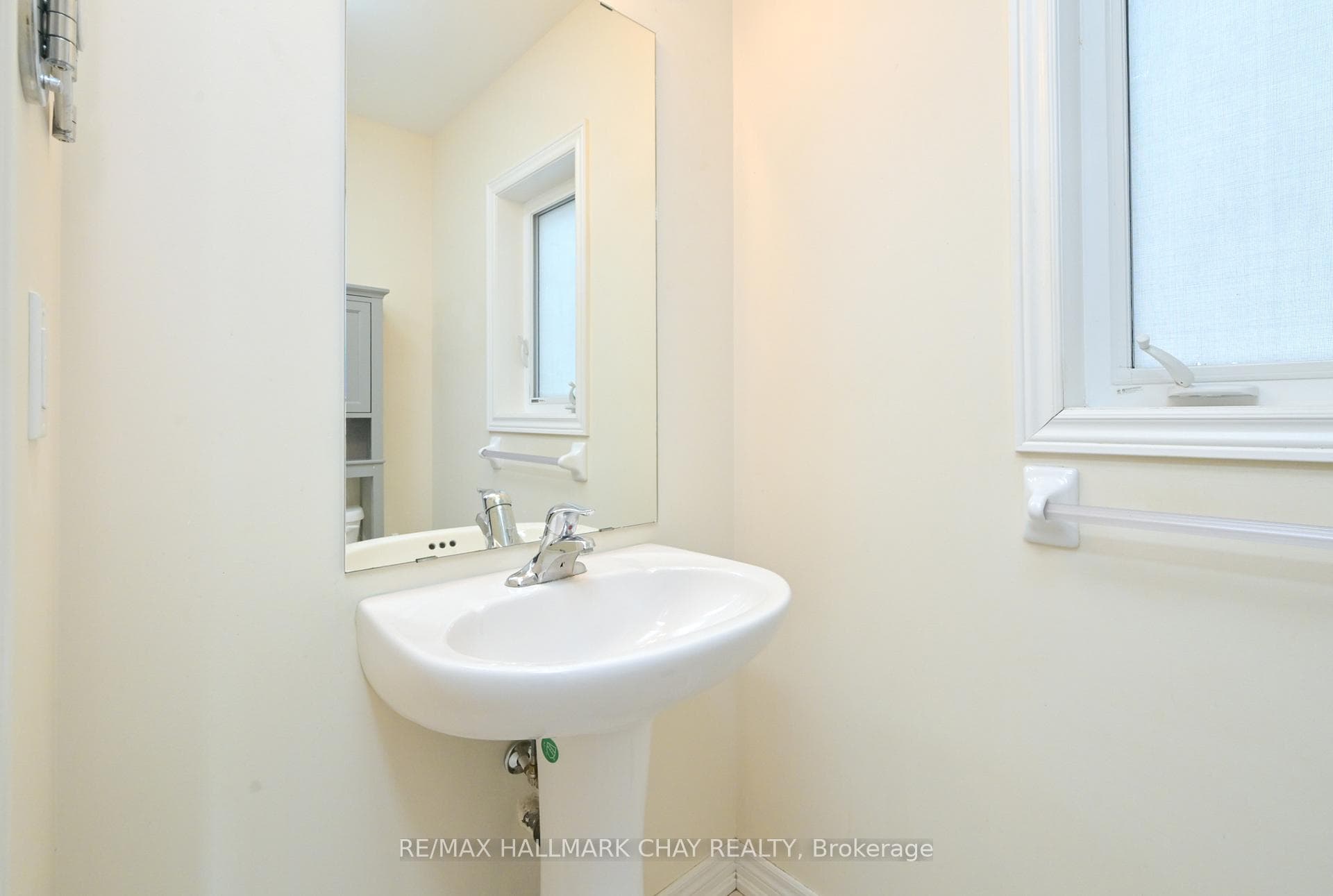 25 Mandley Street photo 5