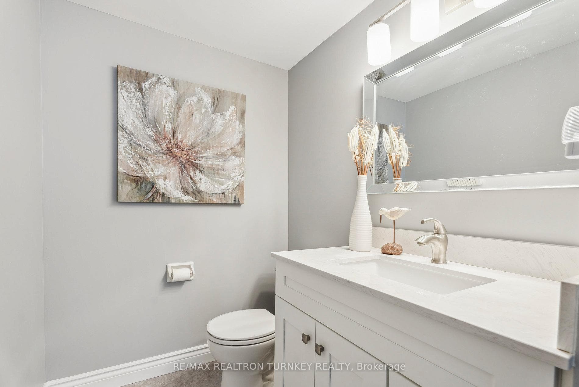 2pc Primary Ensuite