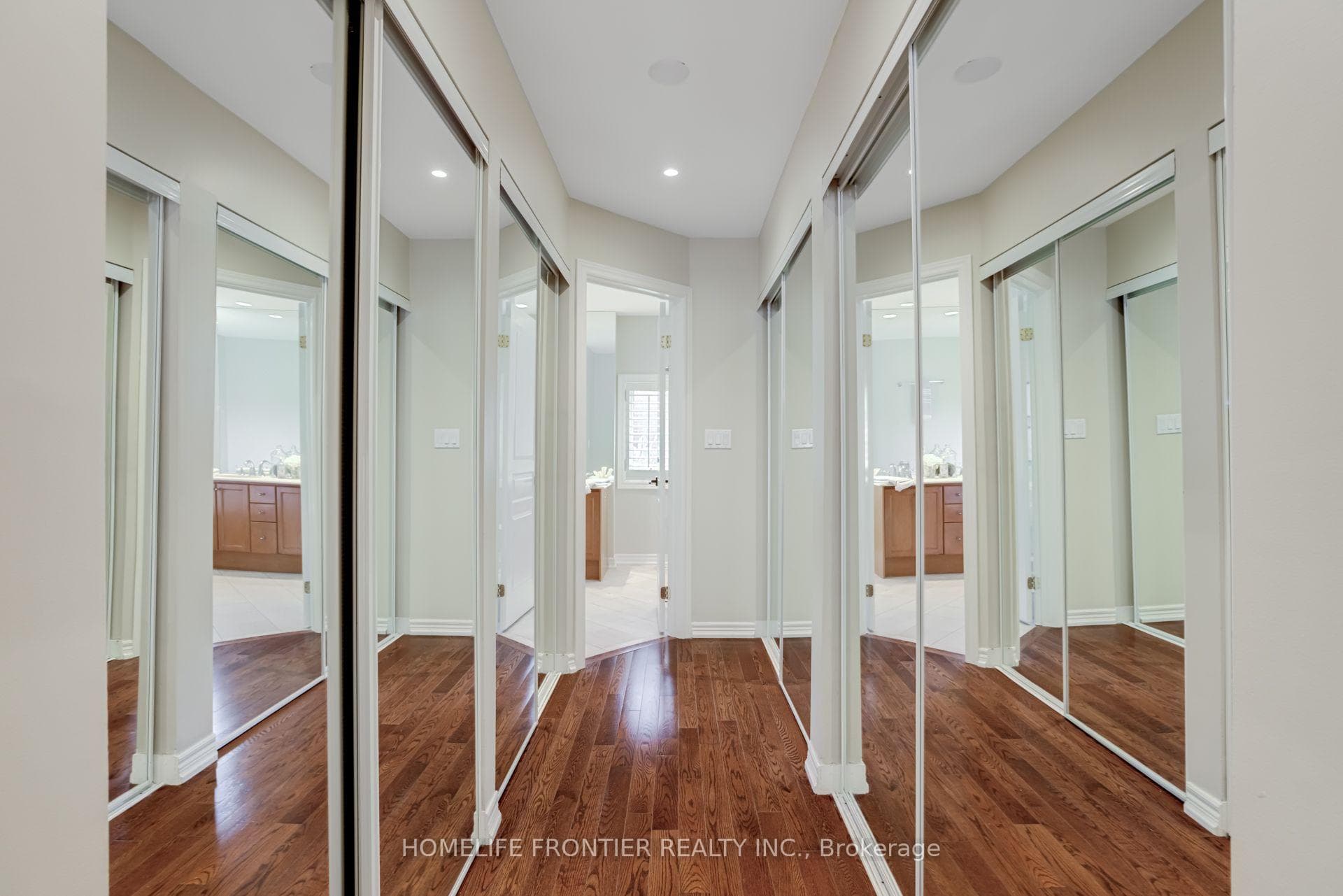 22 Balmoral Avenue Unit 4 photo 23