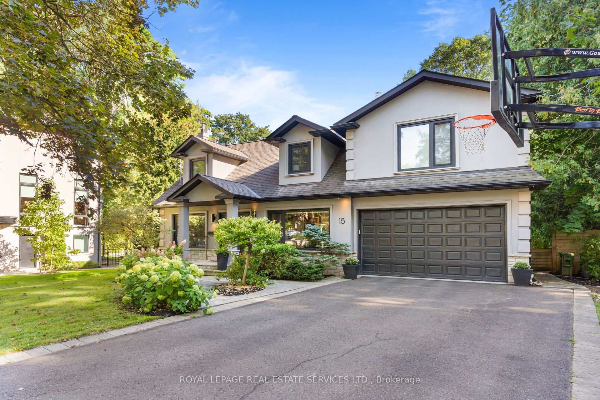 15 Pinehurst Crescent photo 2