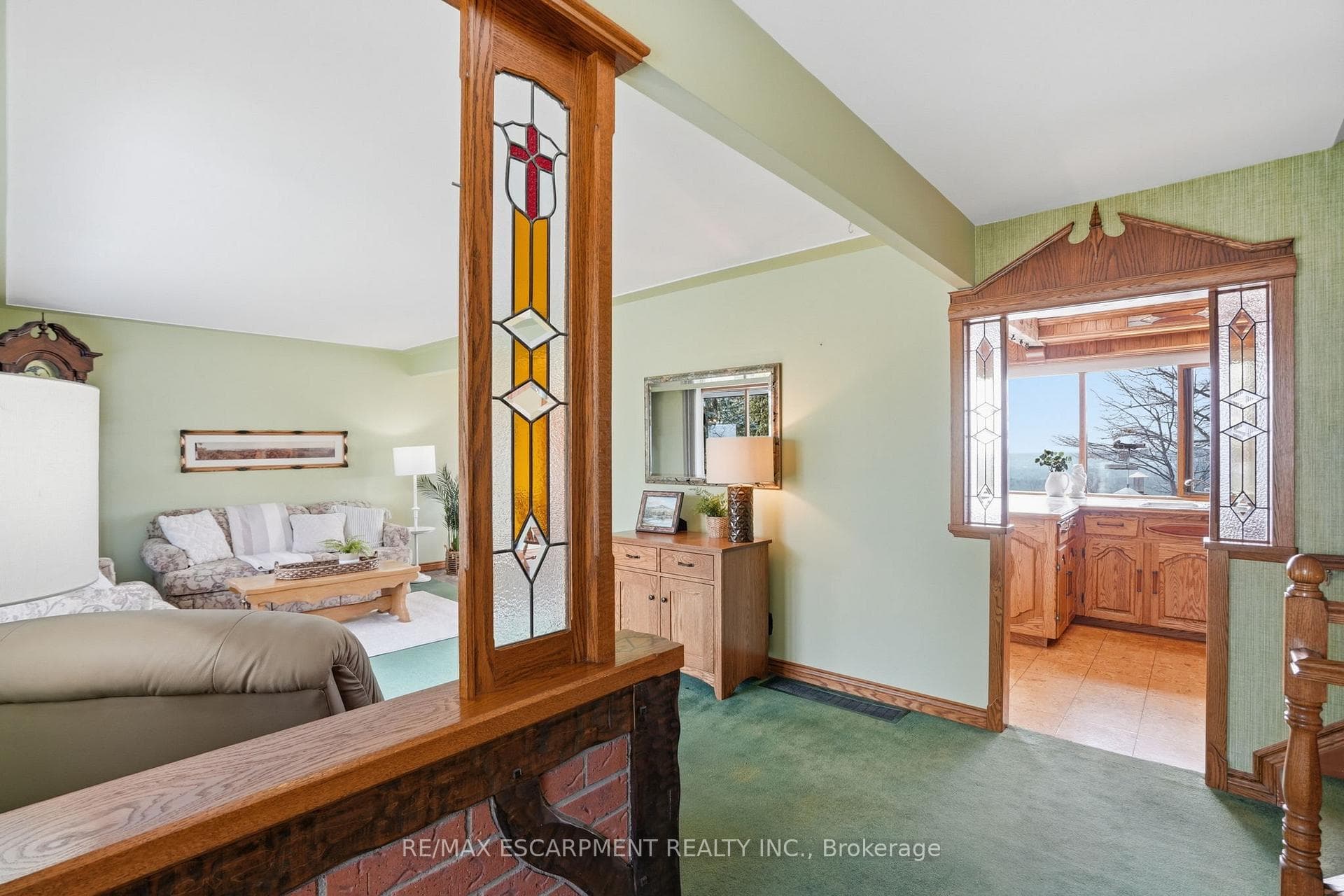 1 Thorncrest Boulevard photo 8