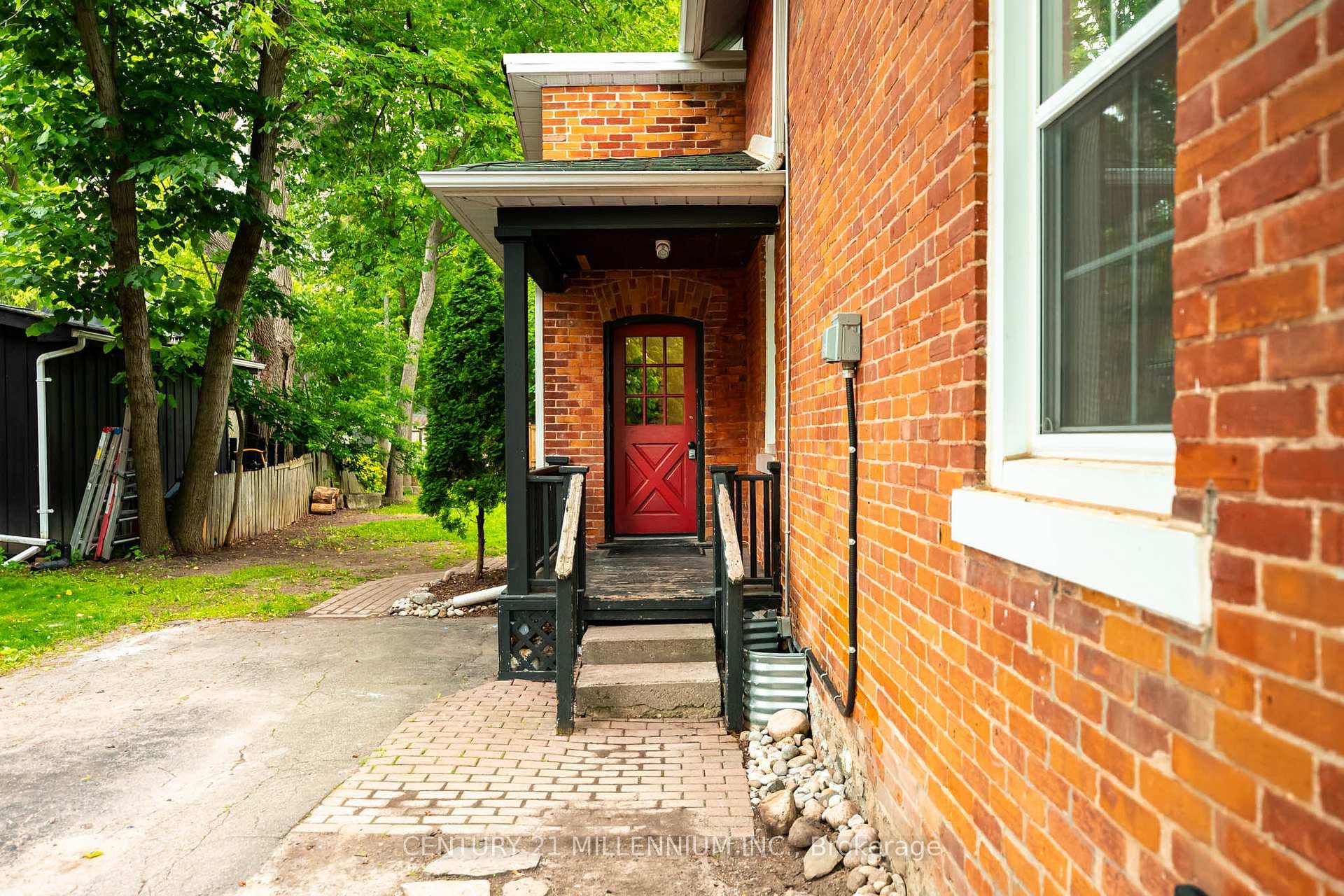 20 Alexander Street photo 26