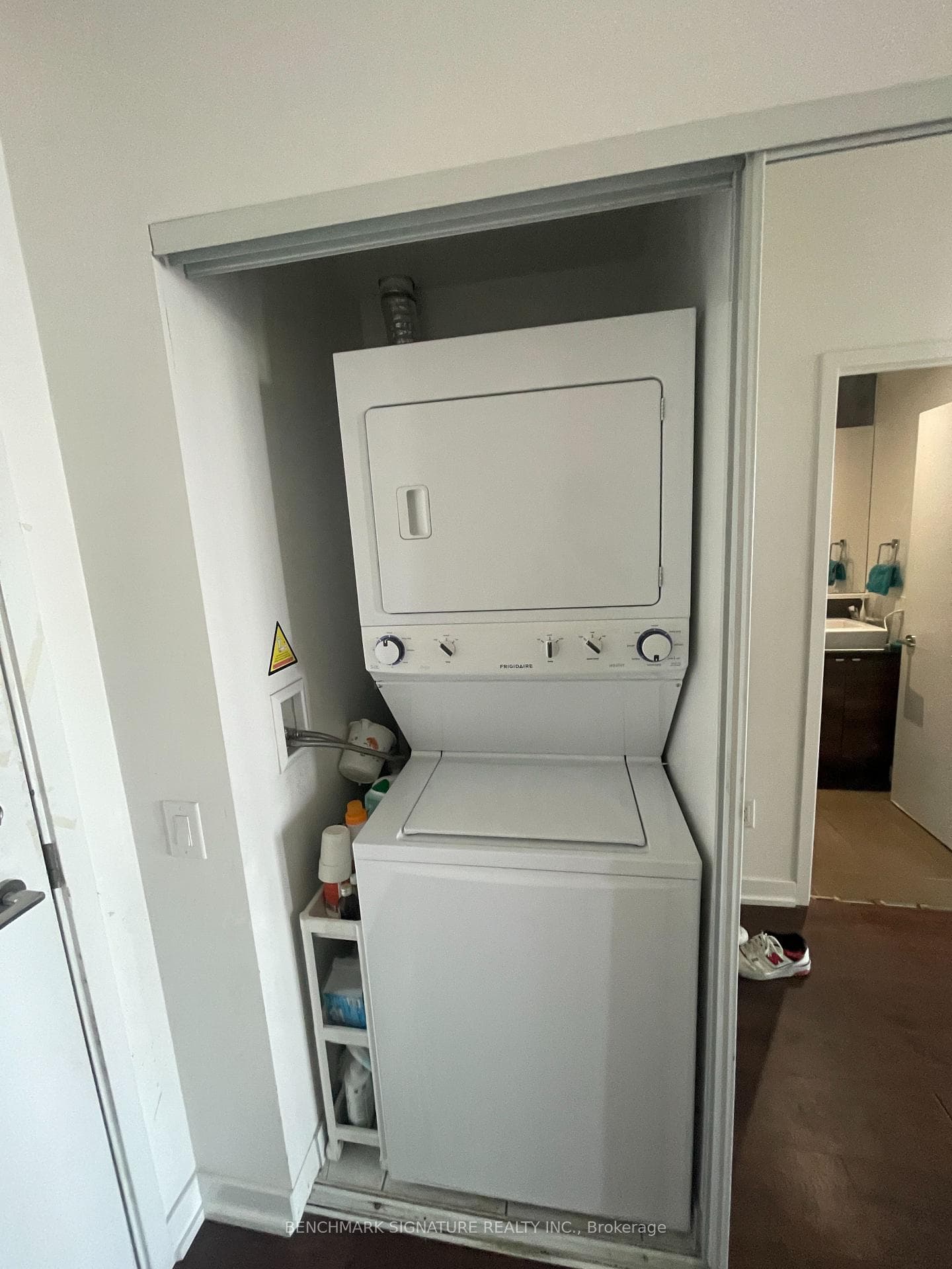 121 Mcmahon Drive Unit 2701 photo 14