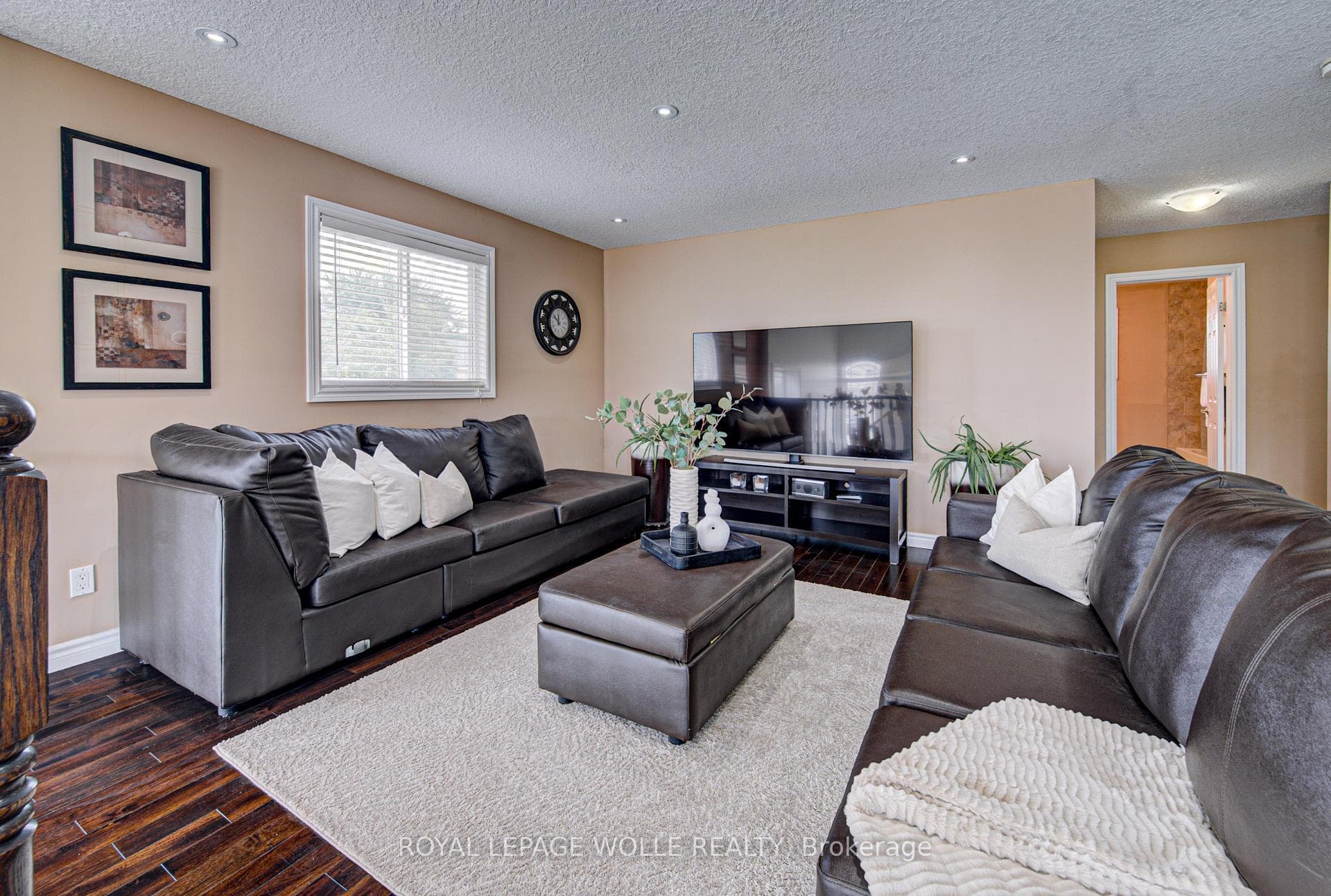 37 Davinci Boulevard photo 28