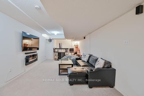 116 Heartleaf Crescent photo 30