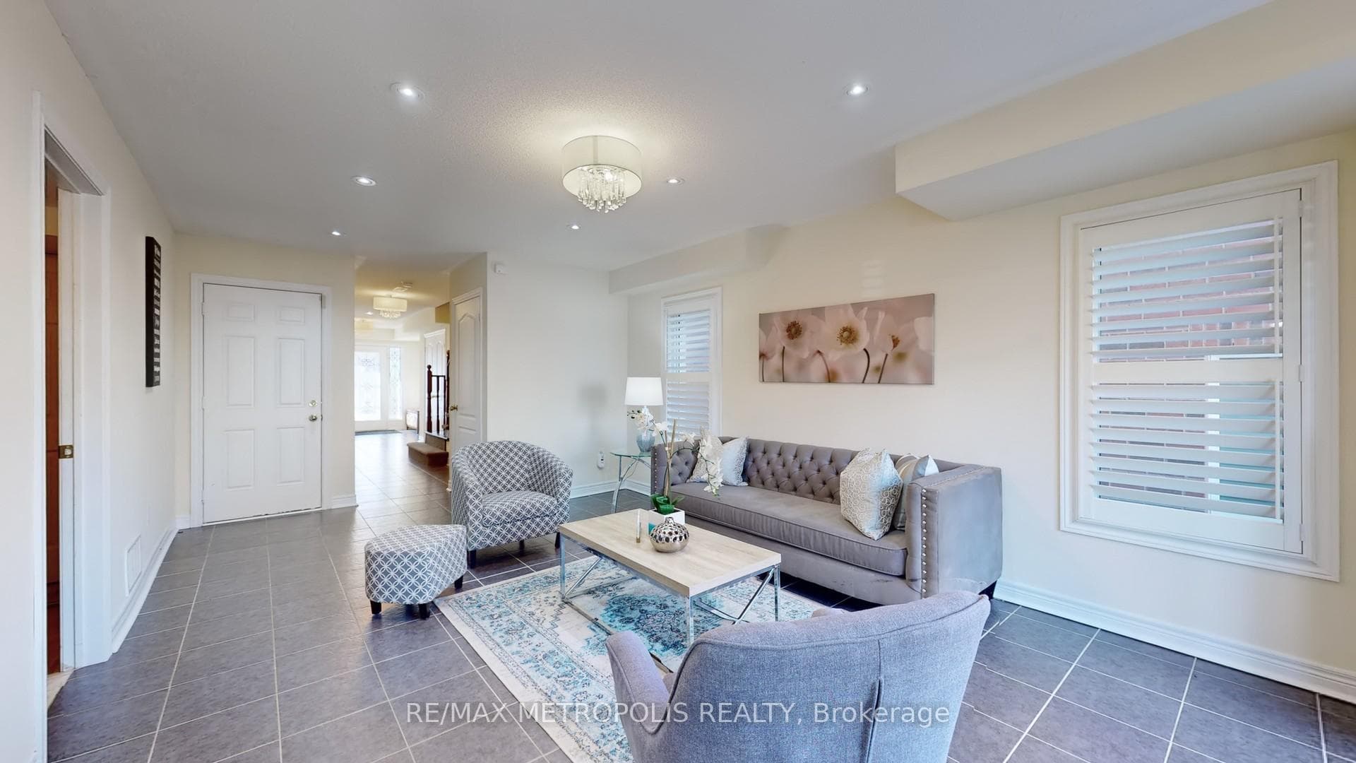 1723 Carousel Drive photo 5