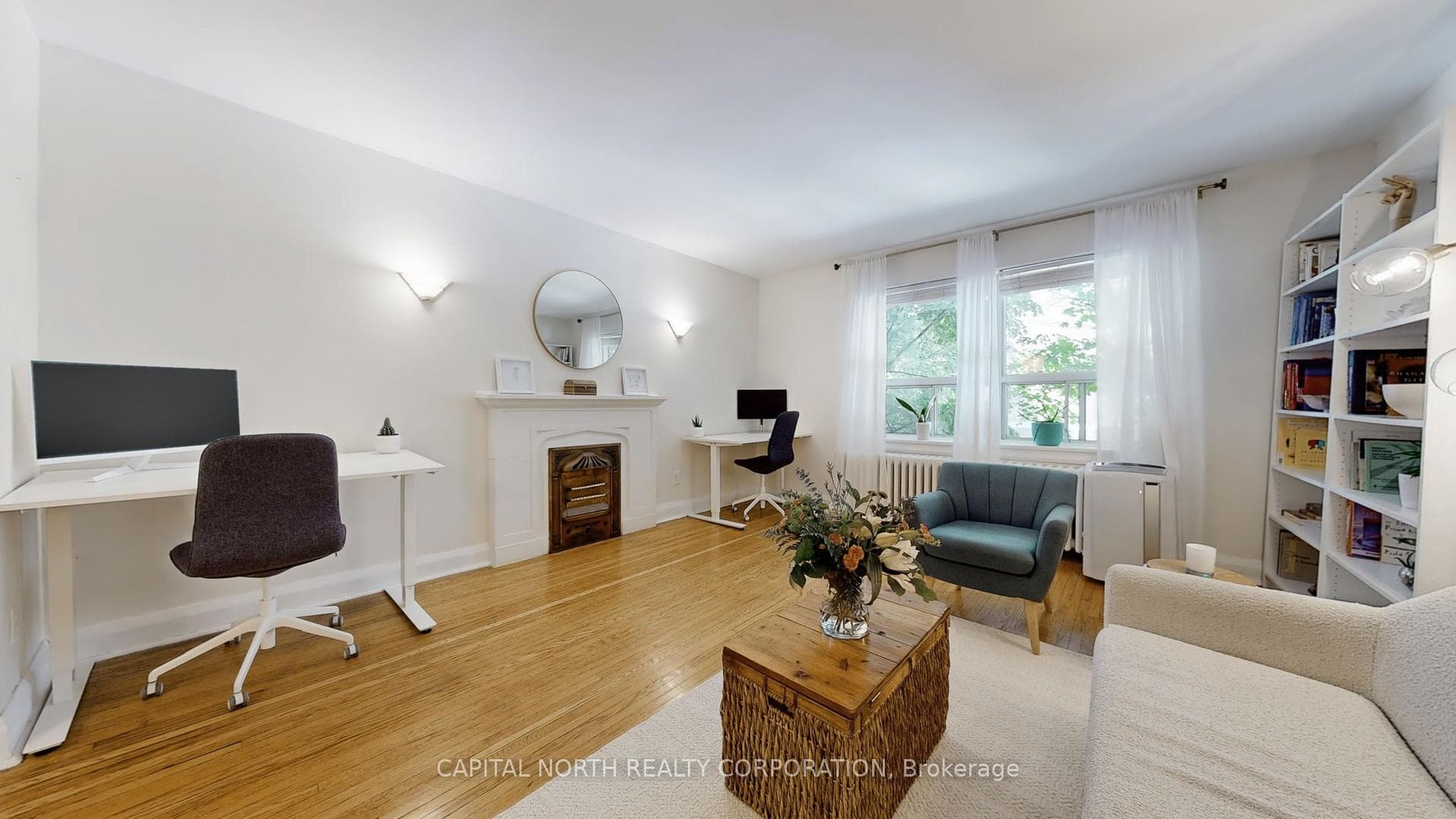 35 Raglan Avenue Unit 302 photo 1