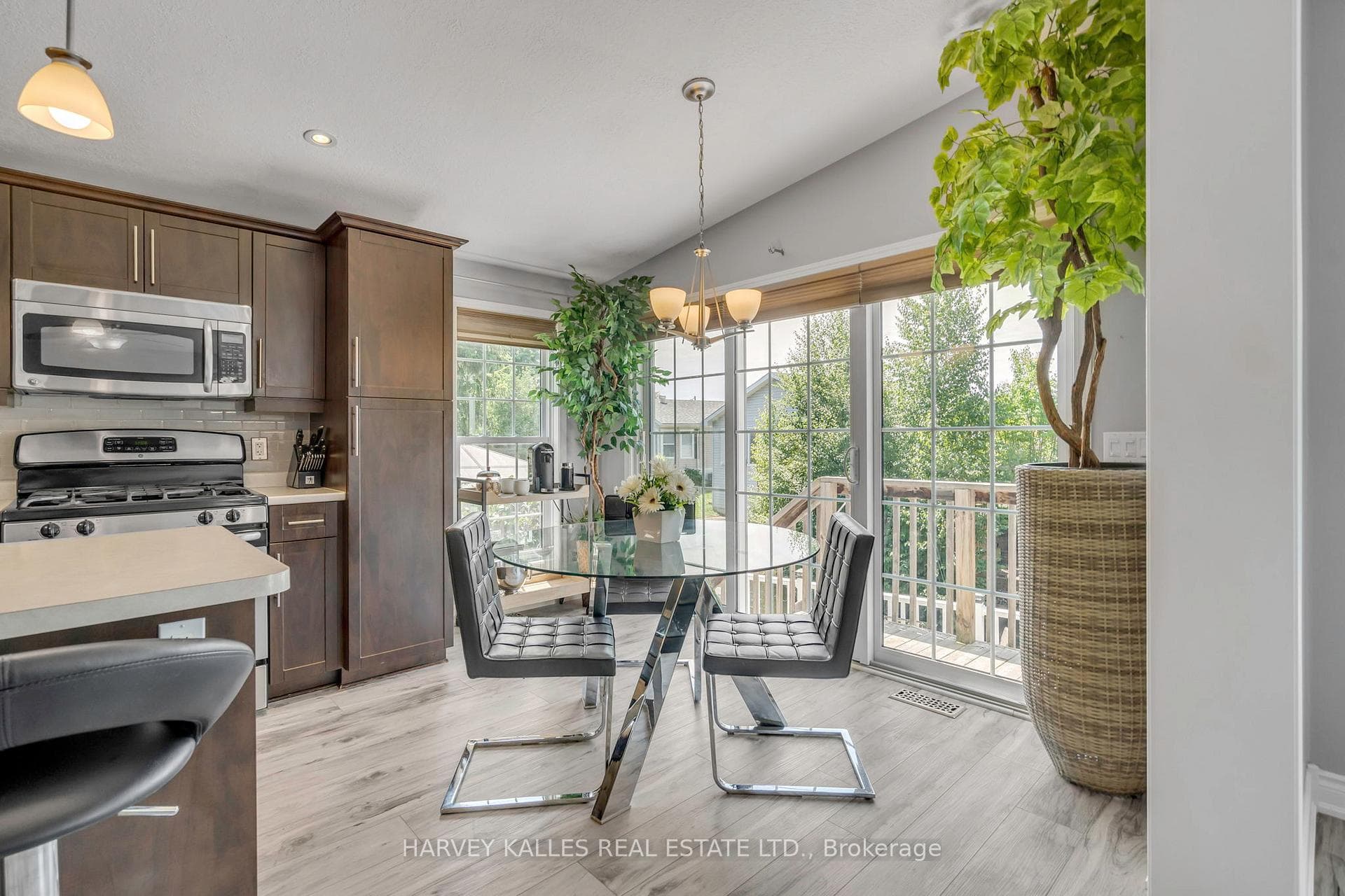 56 Jasper Heights photo 21