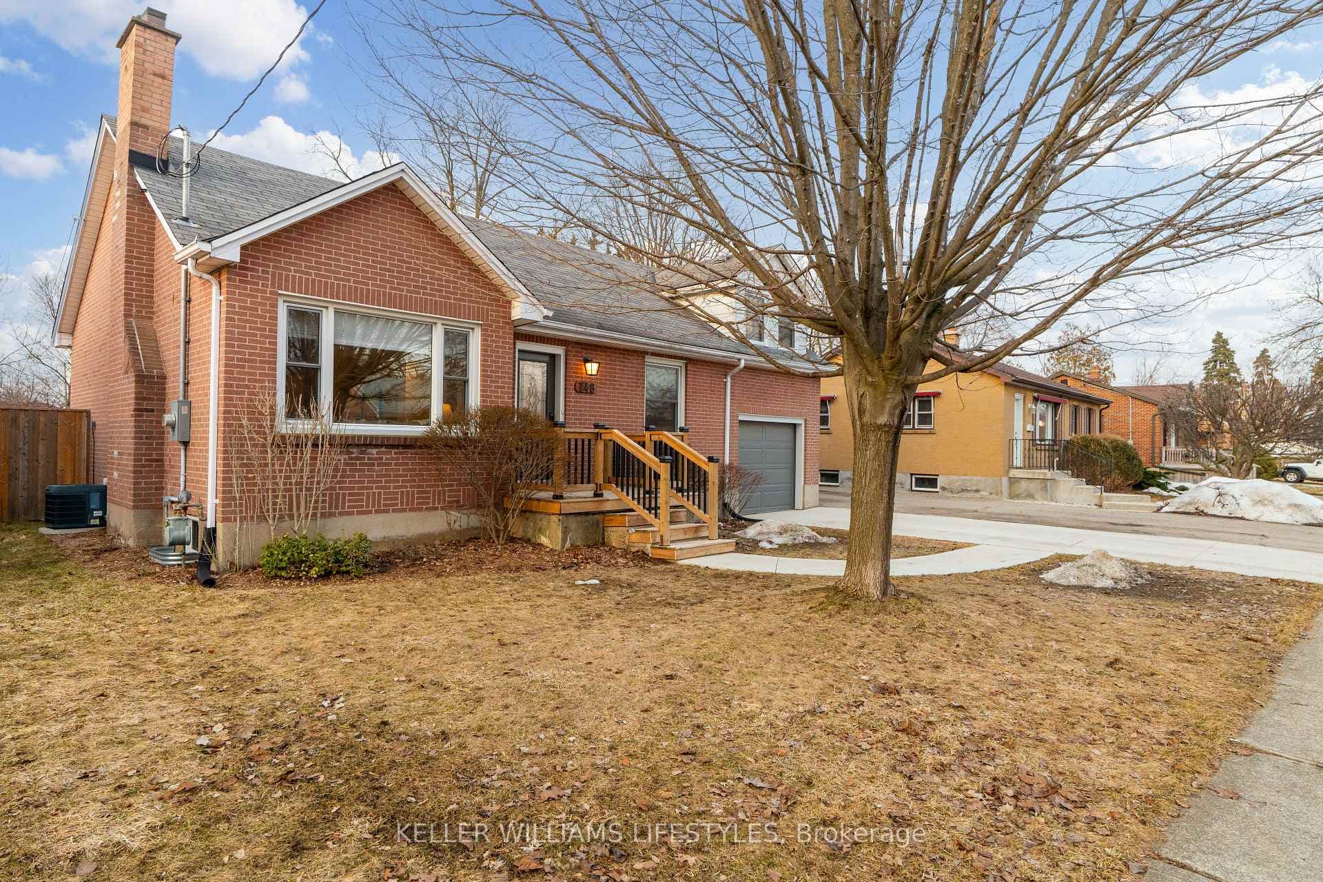 748 Rowntree Avenue photo 4