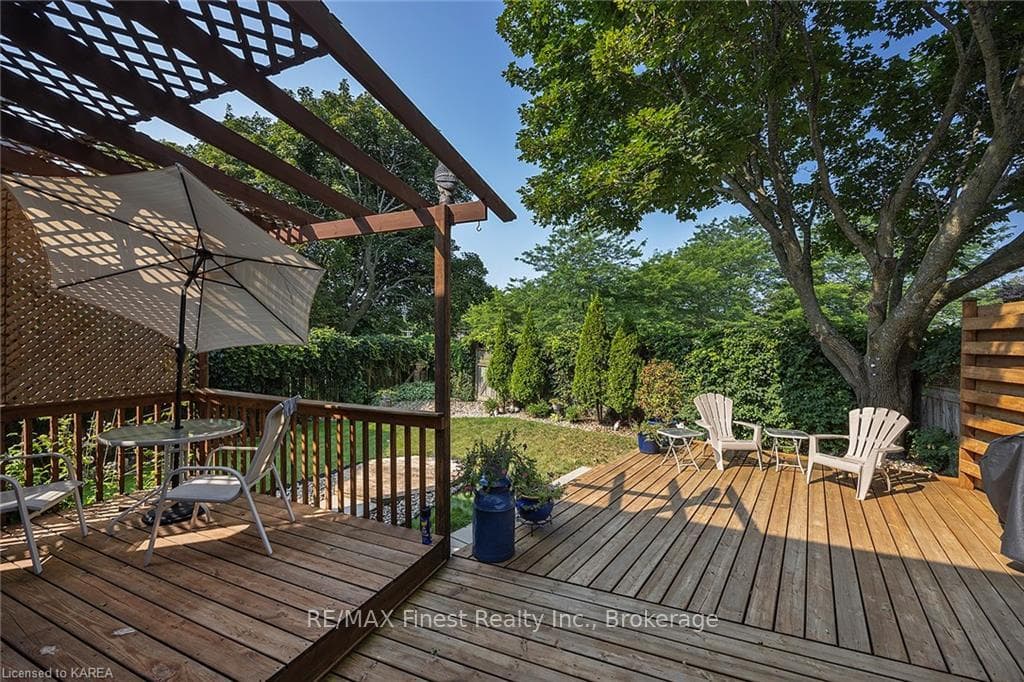 1101 REGATTA Court photo 30