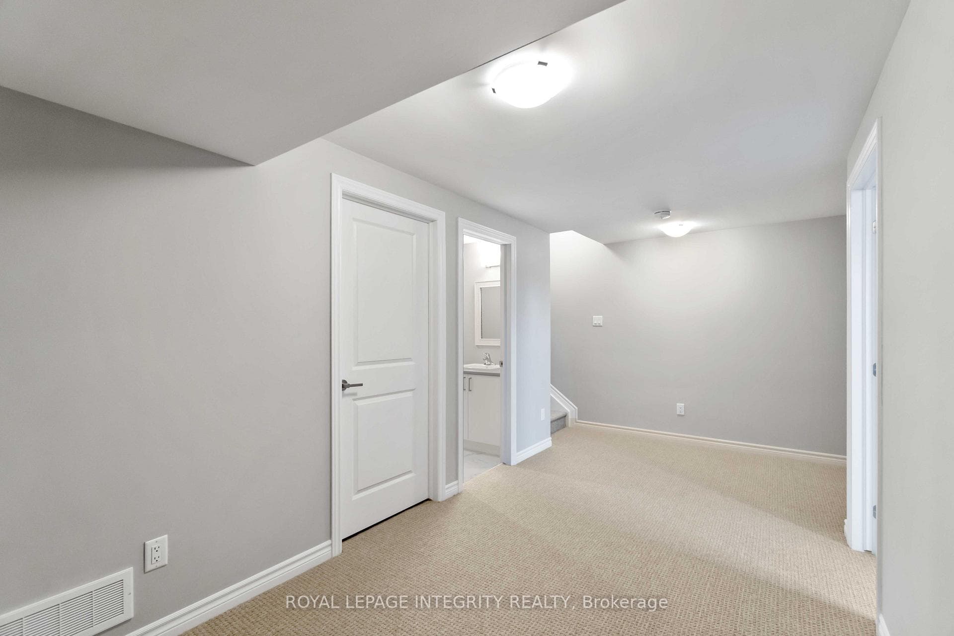 634 Fisher Street photo 21