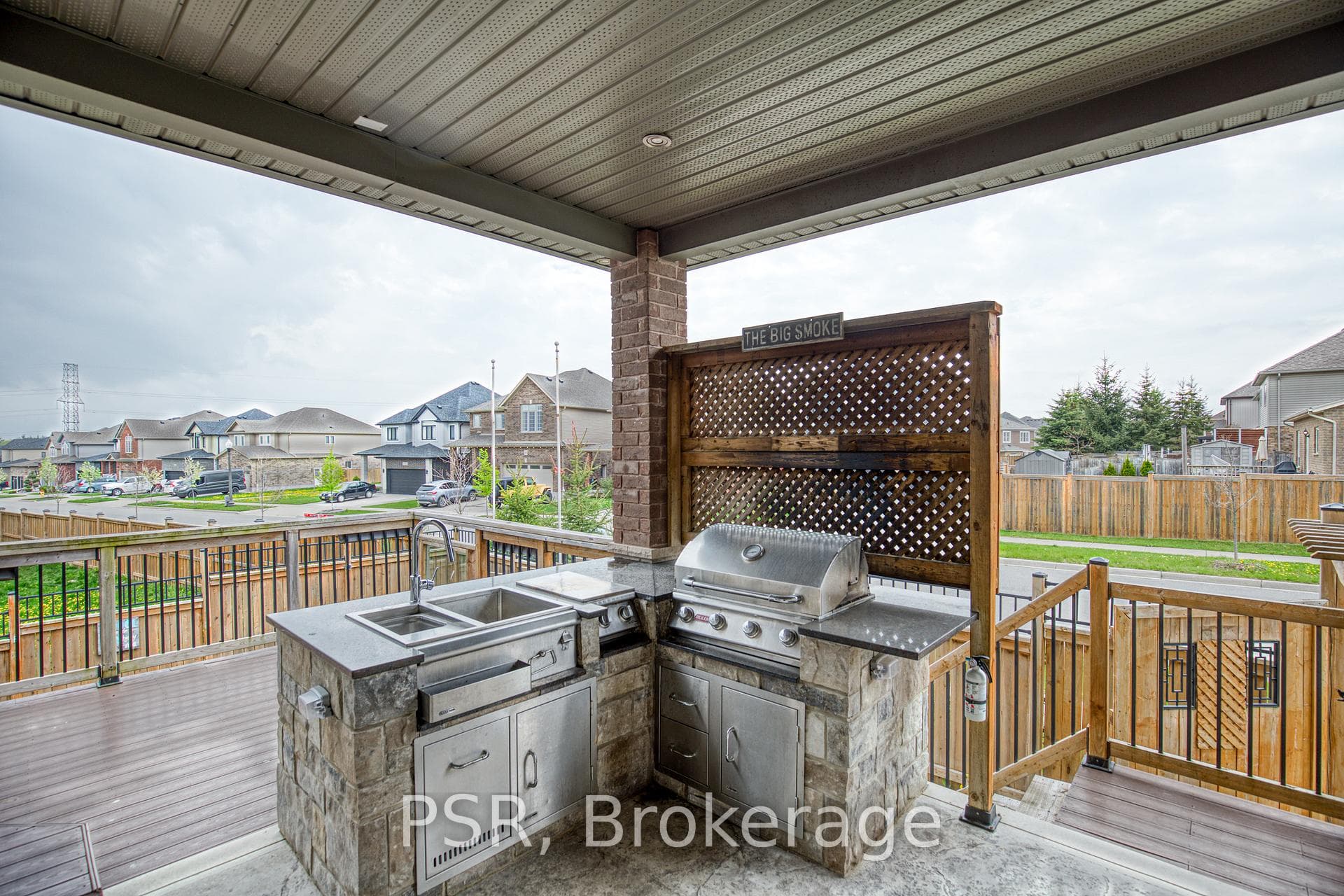 465 Thomas Slee Drive photo 36