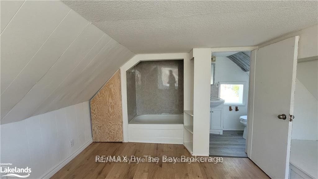 50 GLENWOOD Drive photo 11
