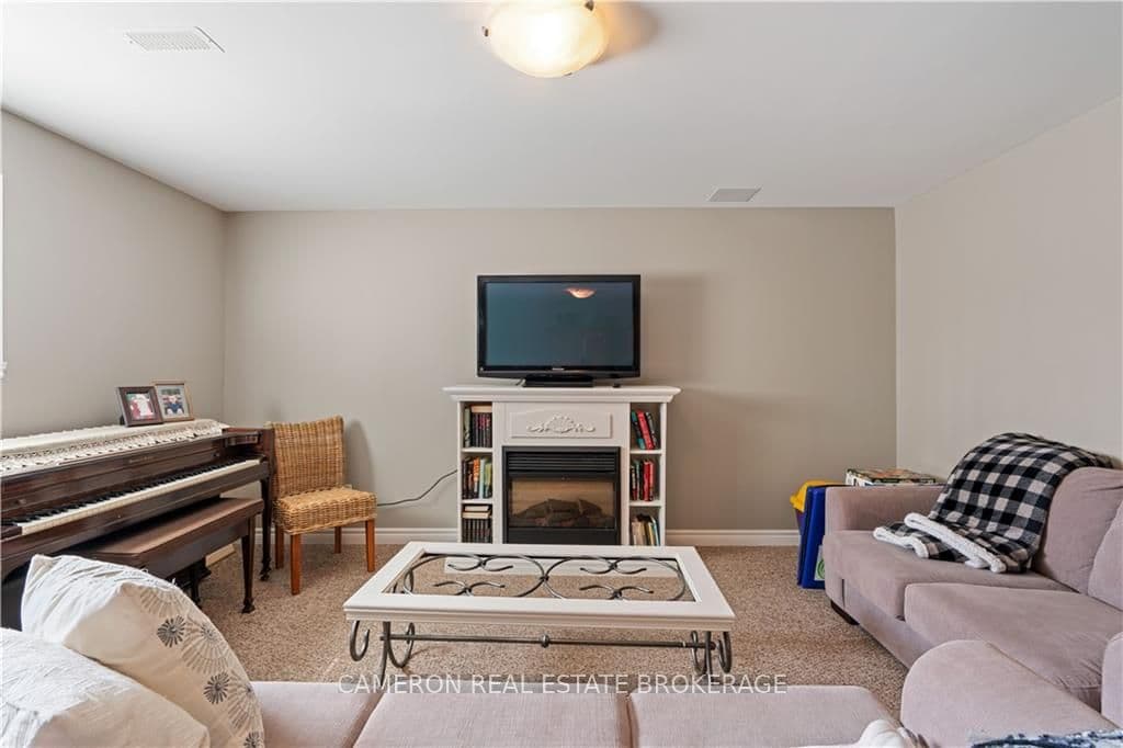 357 GLEN NORA Drive photo 17