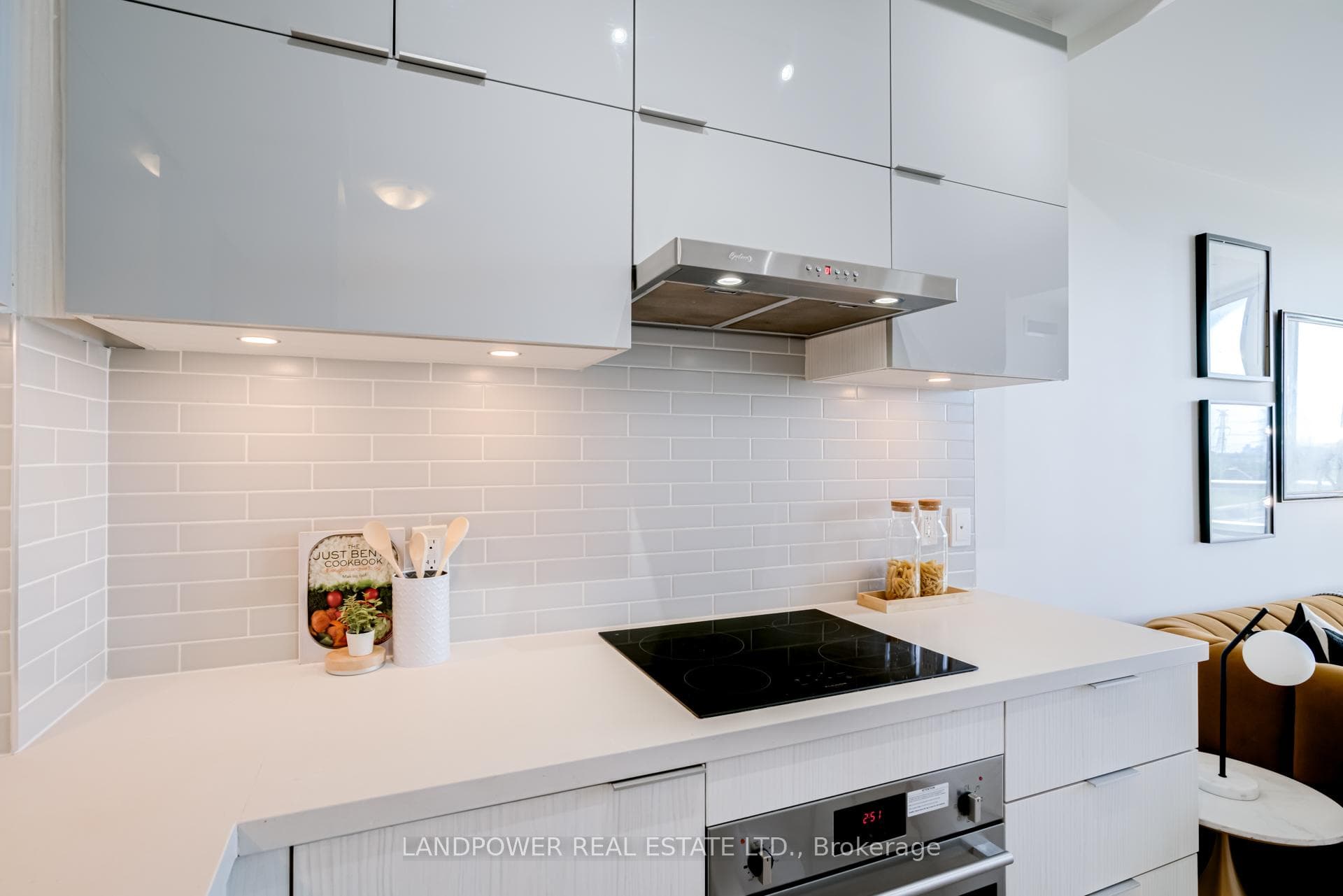 10 Rouge Valley Drive Unit 611A photo 12
