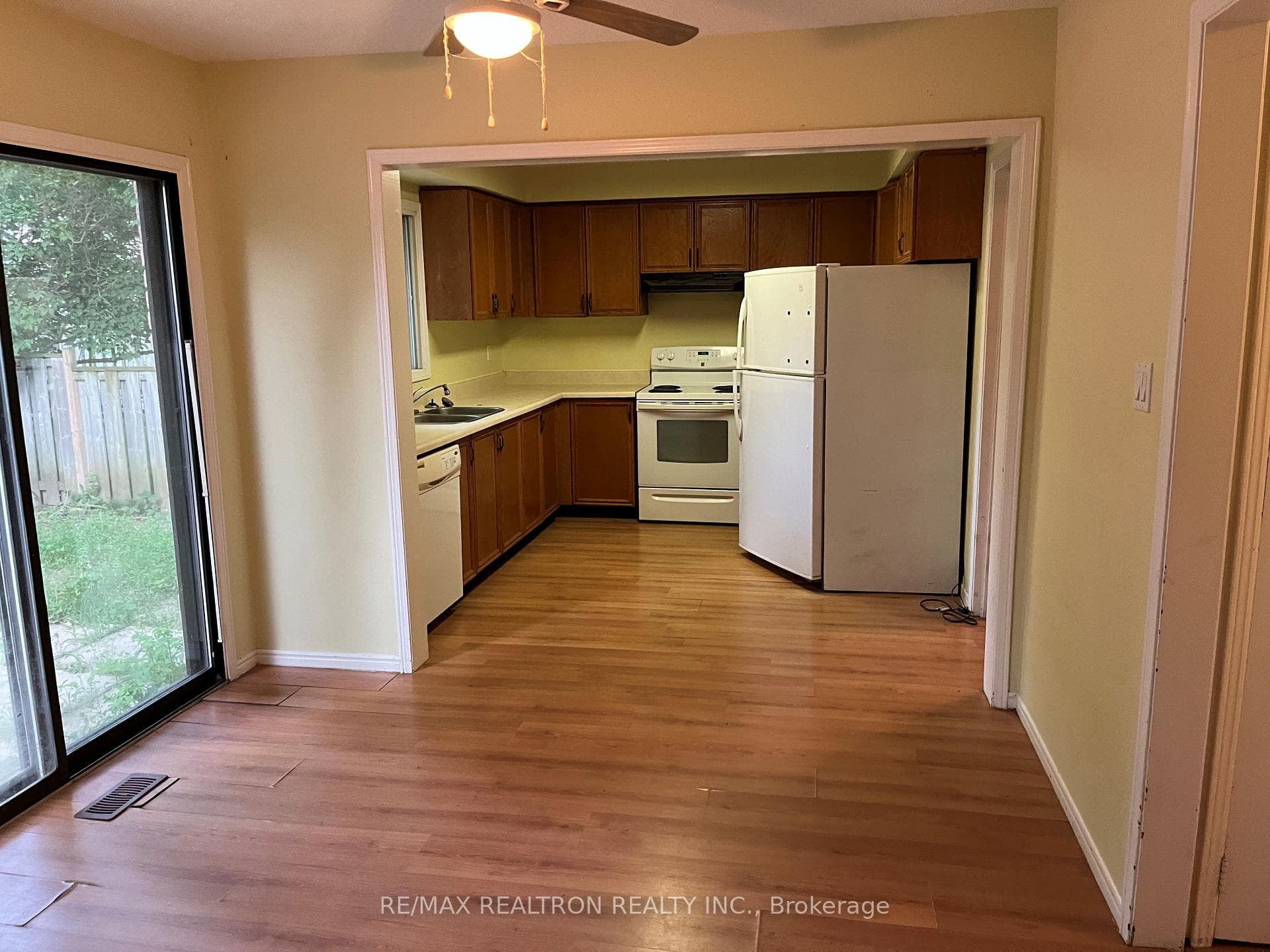 399 Hickling Trail photo 3