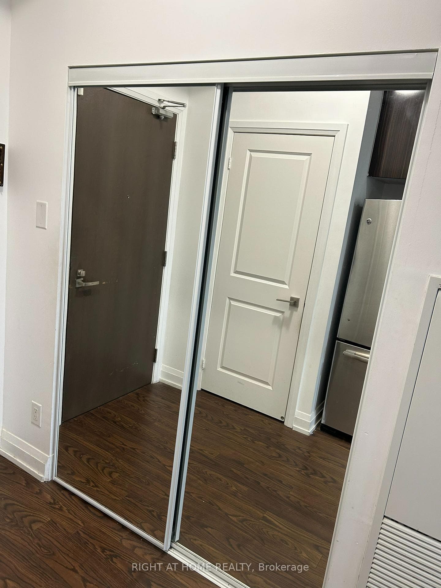 7171 Yonge Street Unit 1003 photo 16