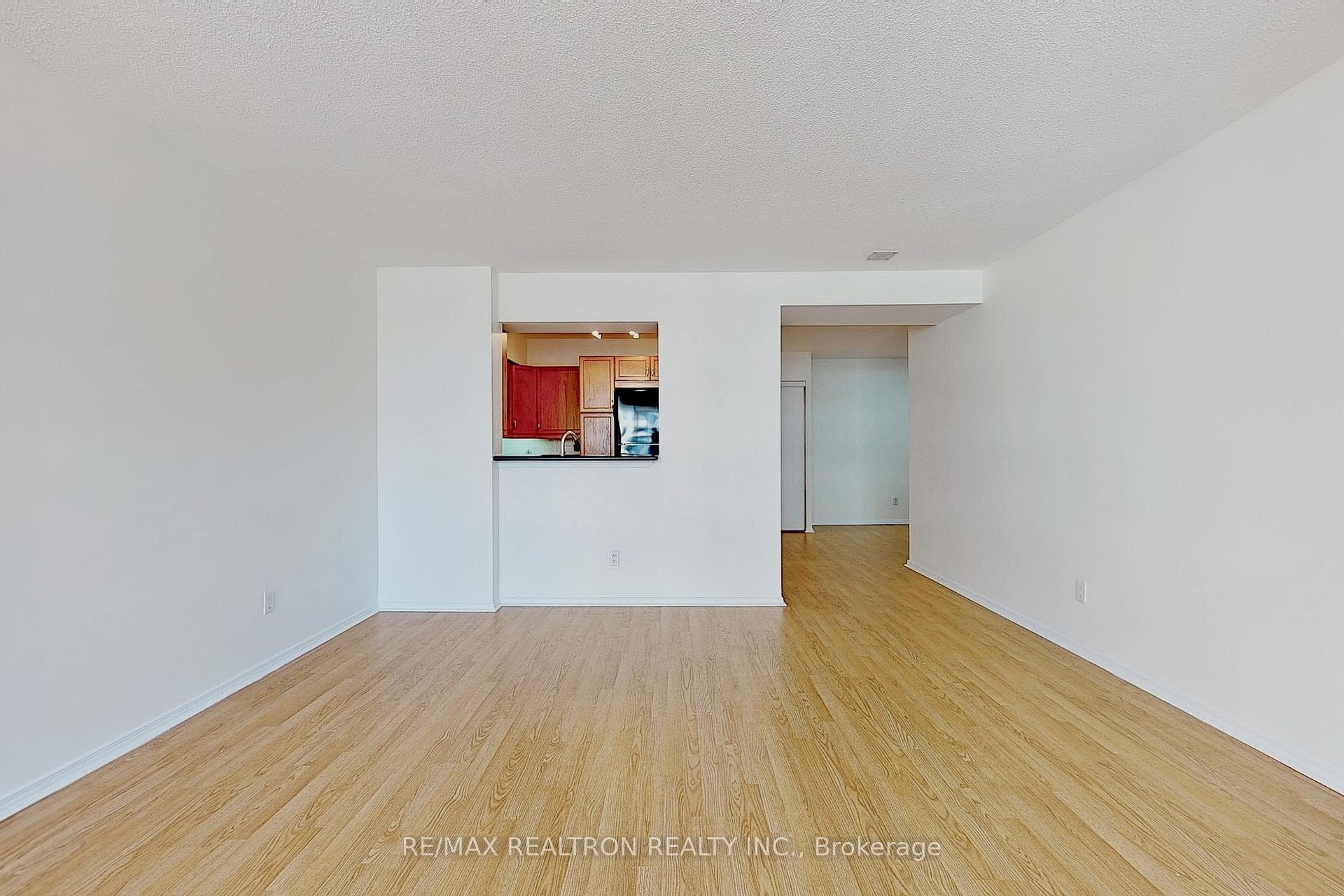 30 Greenfield Avenue Unit 1902 photo 13