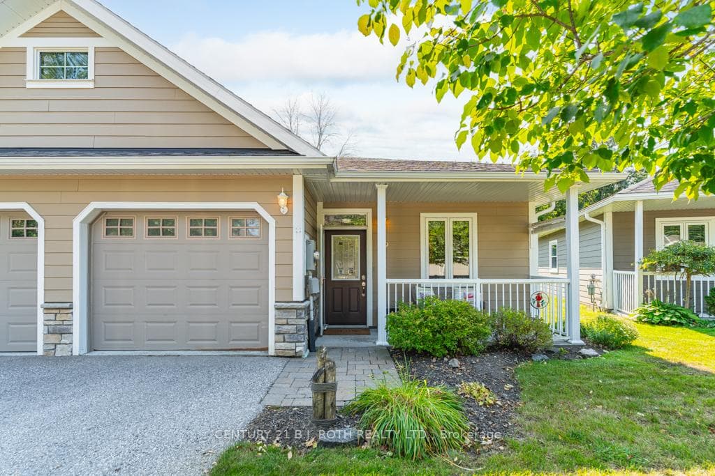 39 Riverwalk Drive photo 1