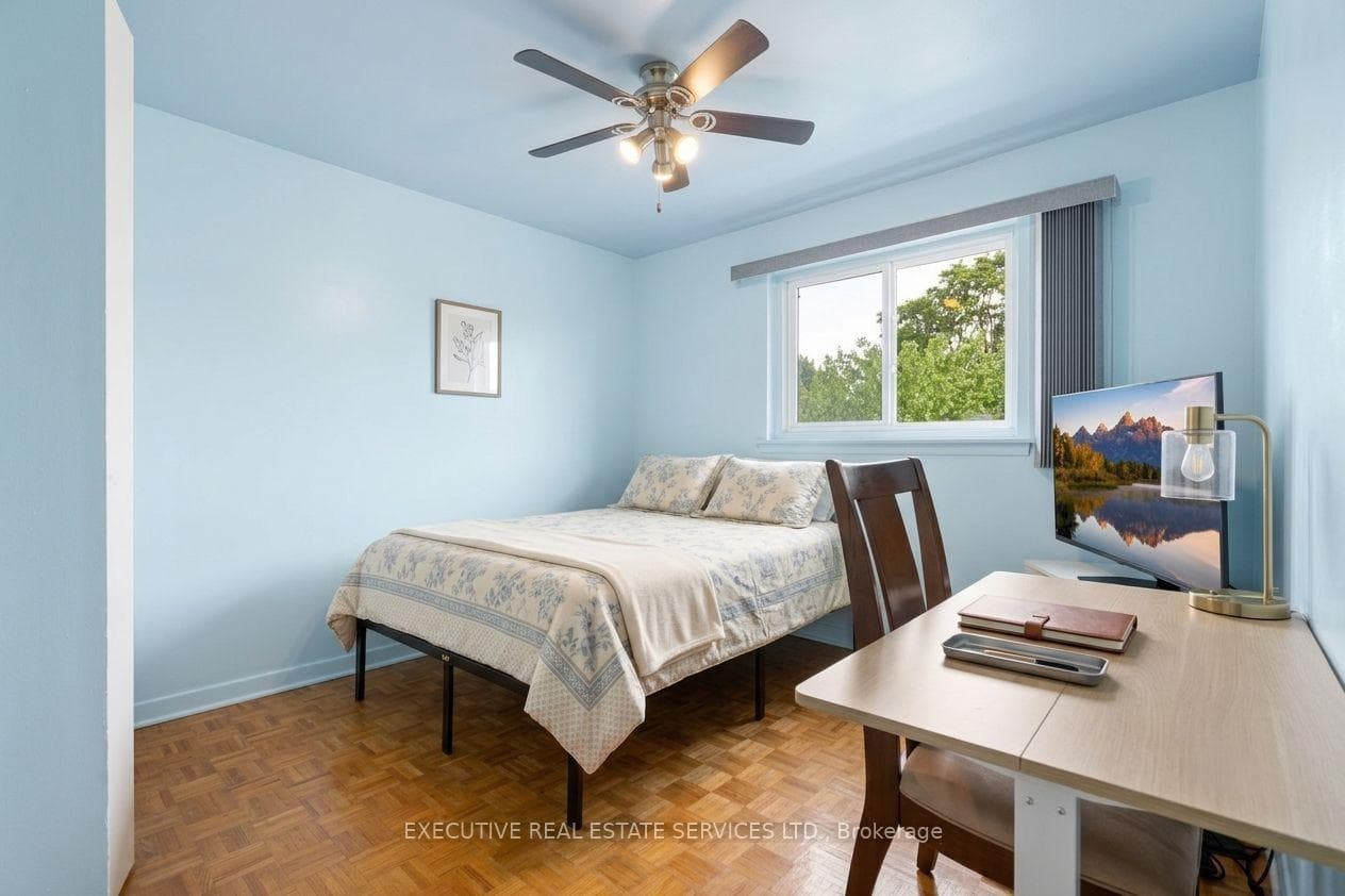 60 Chipwood Crescent photo 9