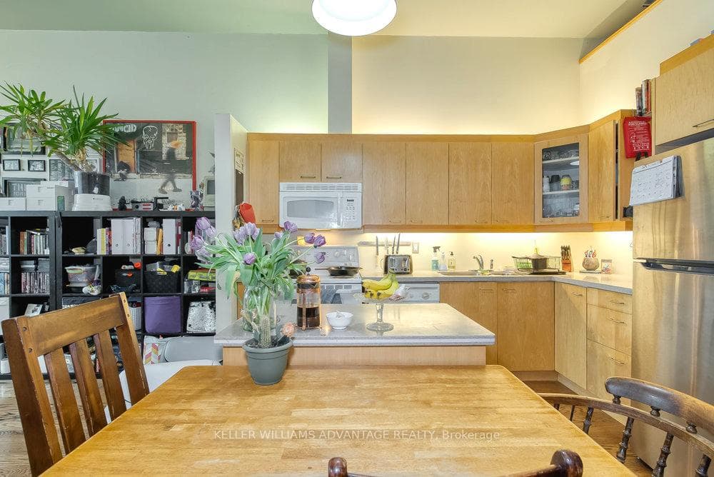 160 Baldwin Street Unit 318 photo 9