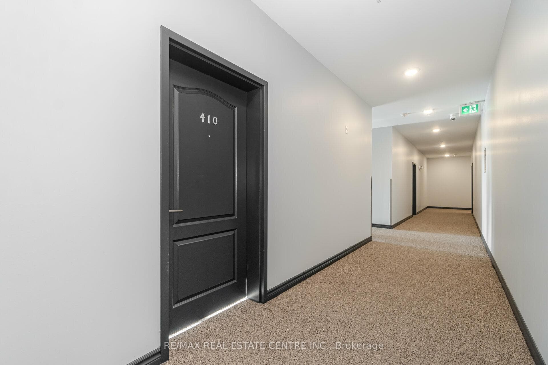 1470 Main Street Unit 410 photo 4