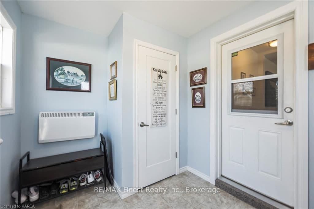 3657 GREENFIELD Road photo 22