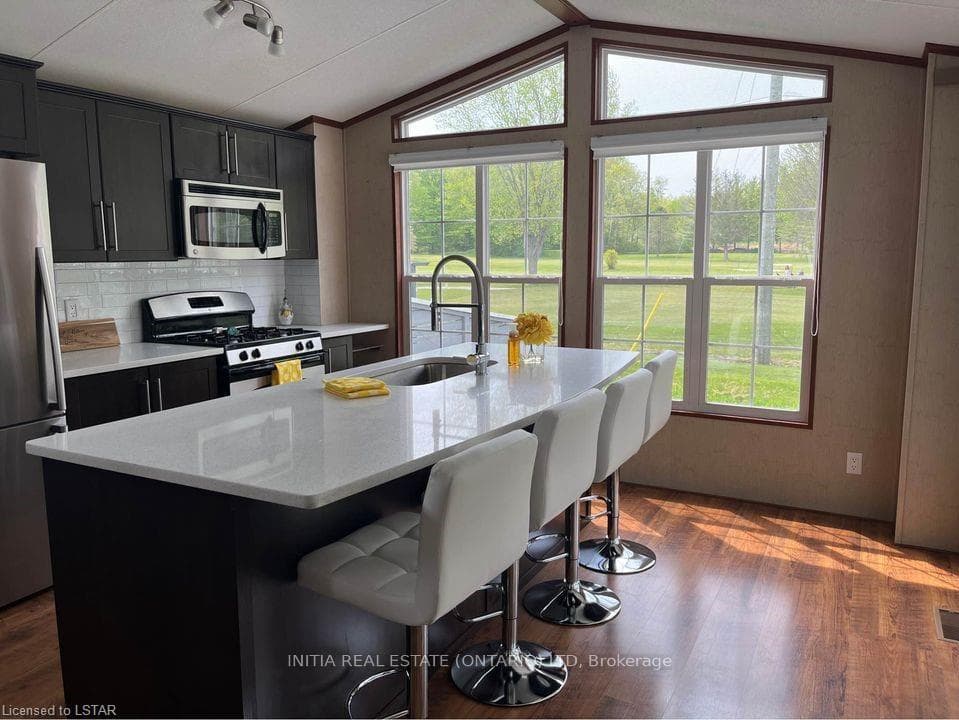 9338 WEST IPPERWASH Road Unit R06 photo 3