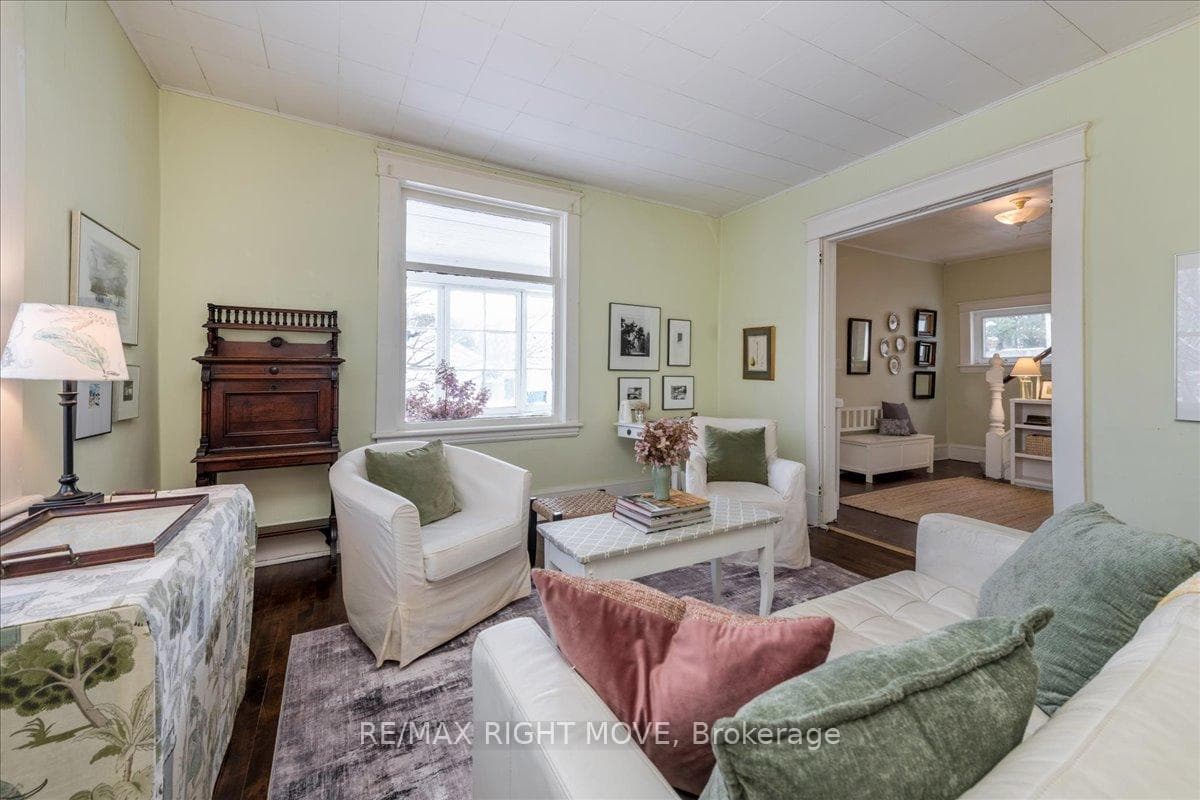 132 Jarvis Street photo 9