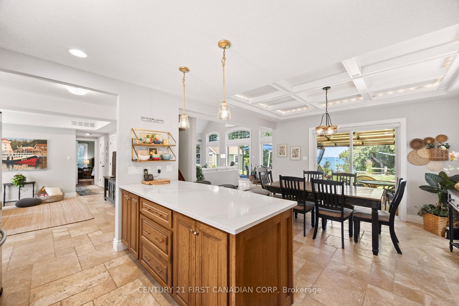 71257 Elizabeth Street photo 16