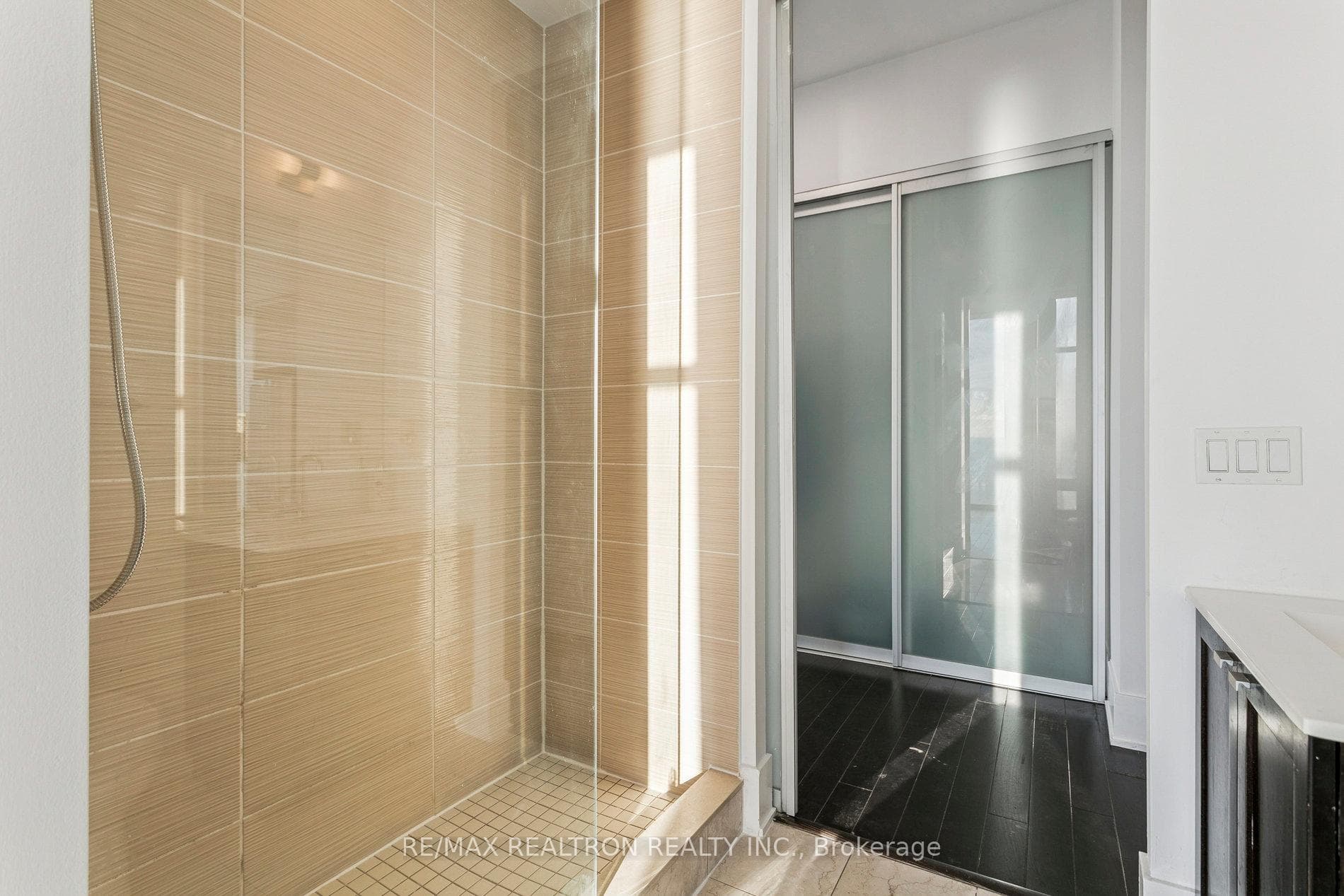 103 The Queensway N/A Unit 2805 photo 23