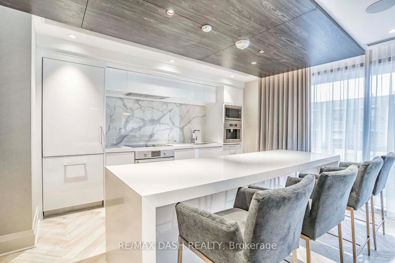 151 Avenue Road Unit 205 photo 29