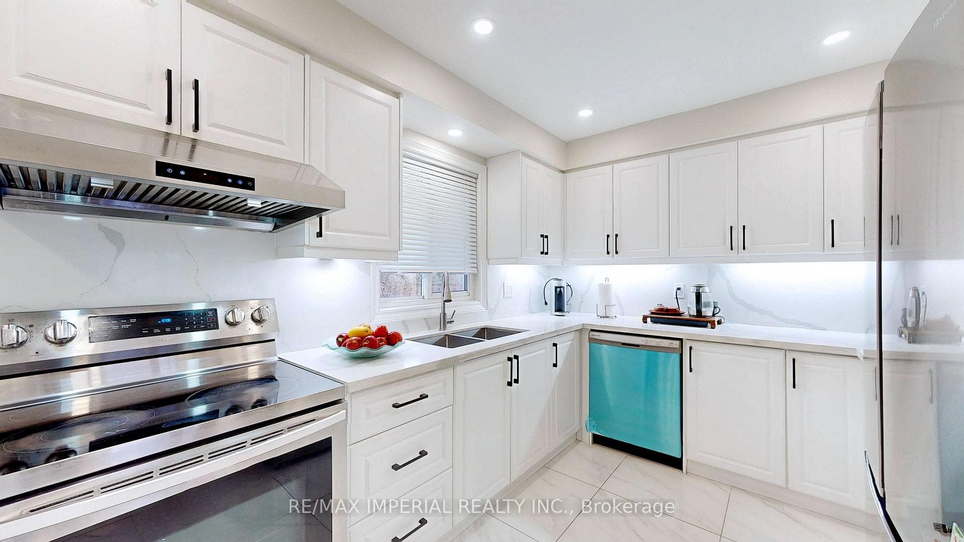 25A Cedar Brae Boulevard photo 16
