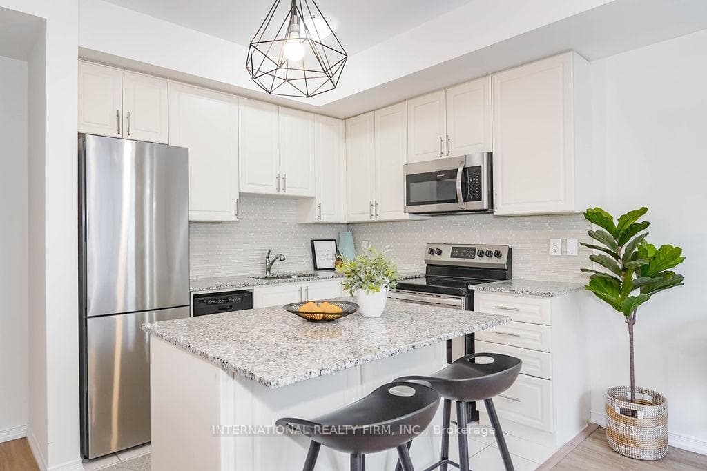 26 Fieldway Road Unit 39 photo 4