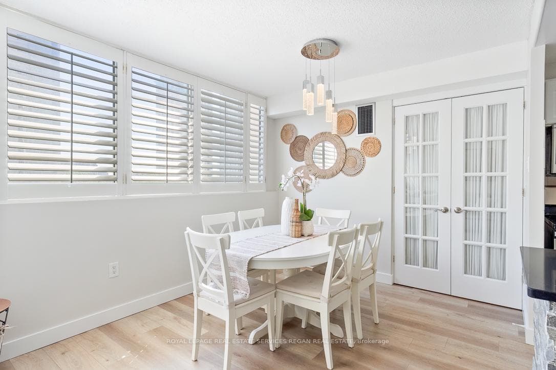 3590 Kaneff Crescent Unit 609 photo 9