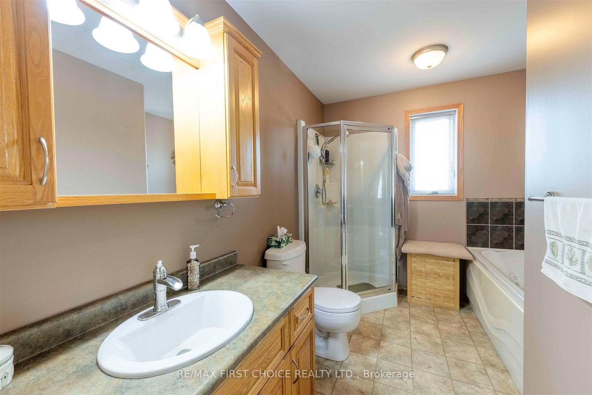 175 Lynx Crescent photo 10