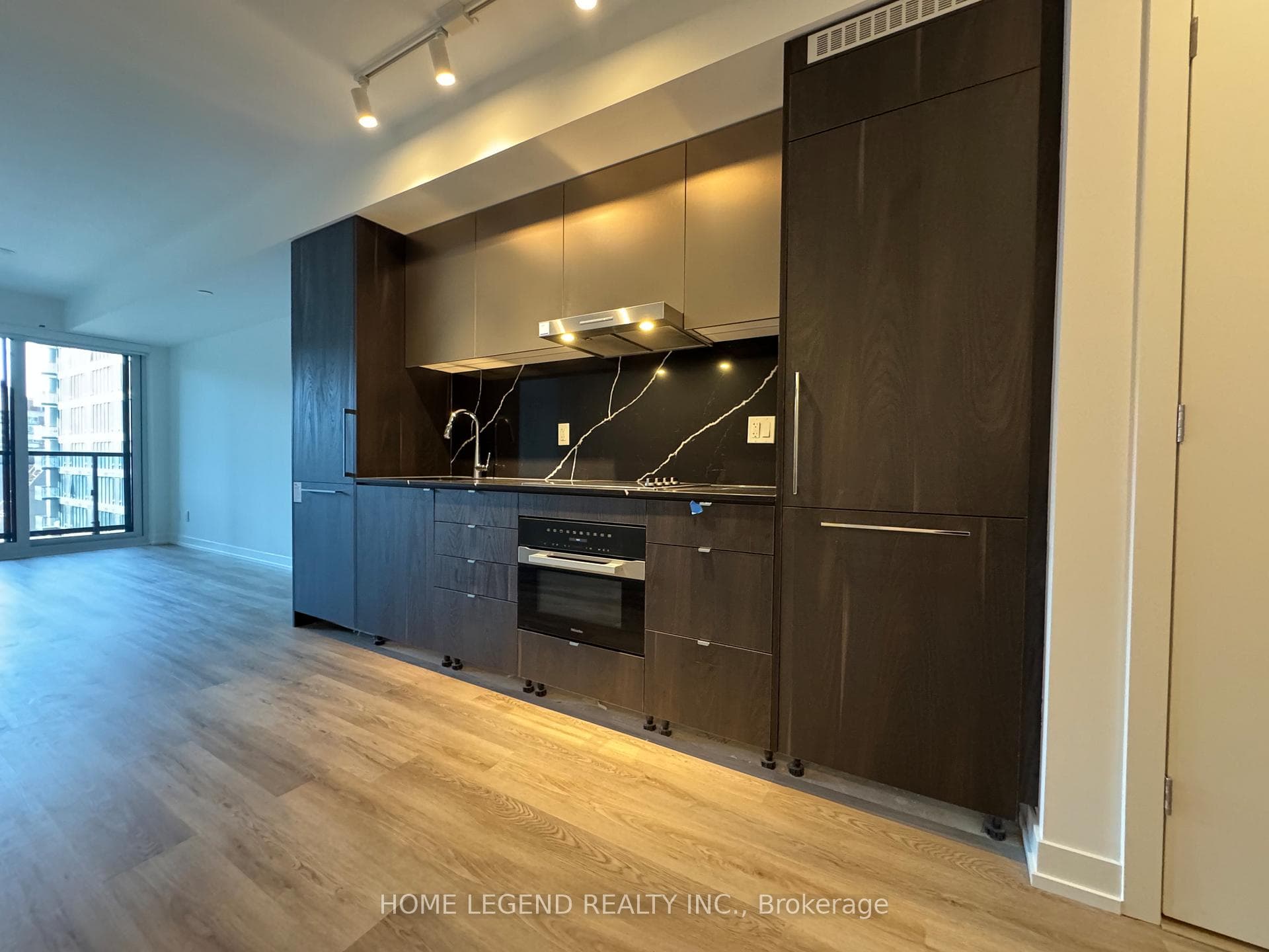 771 Yonge Street Unit 1501 photo 2