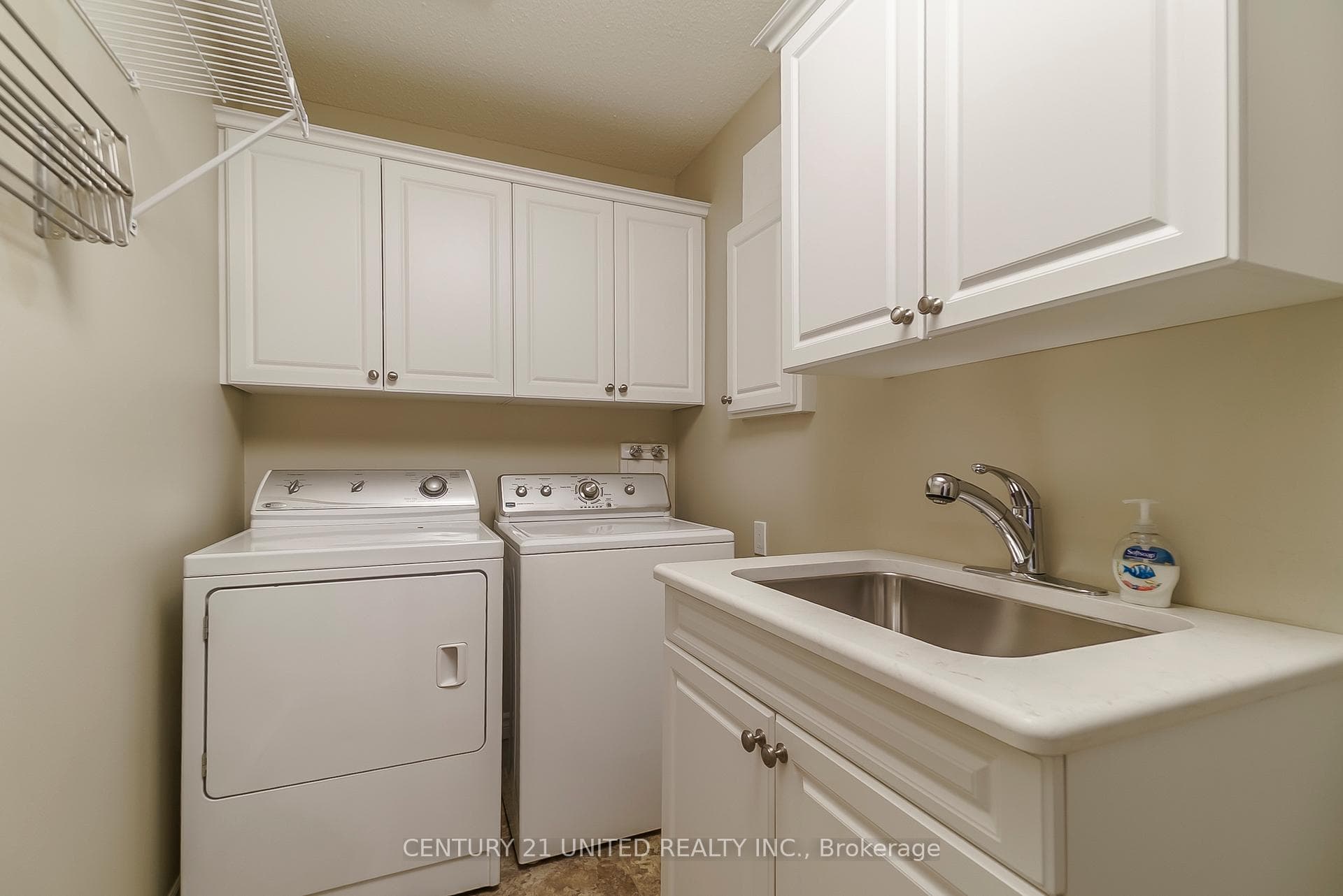 3 Paddock Wood Unit 1 photo 27