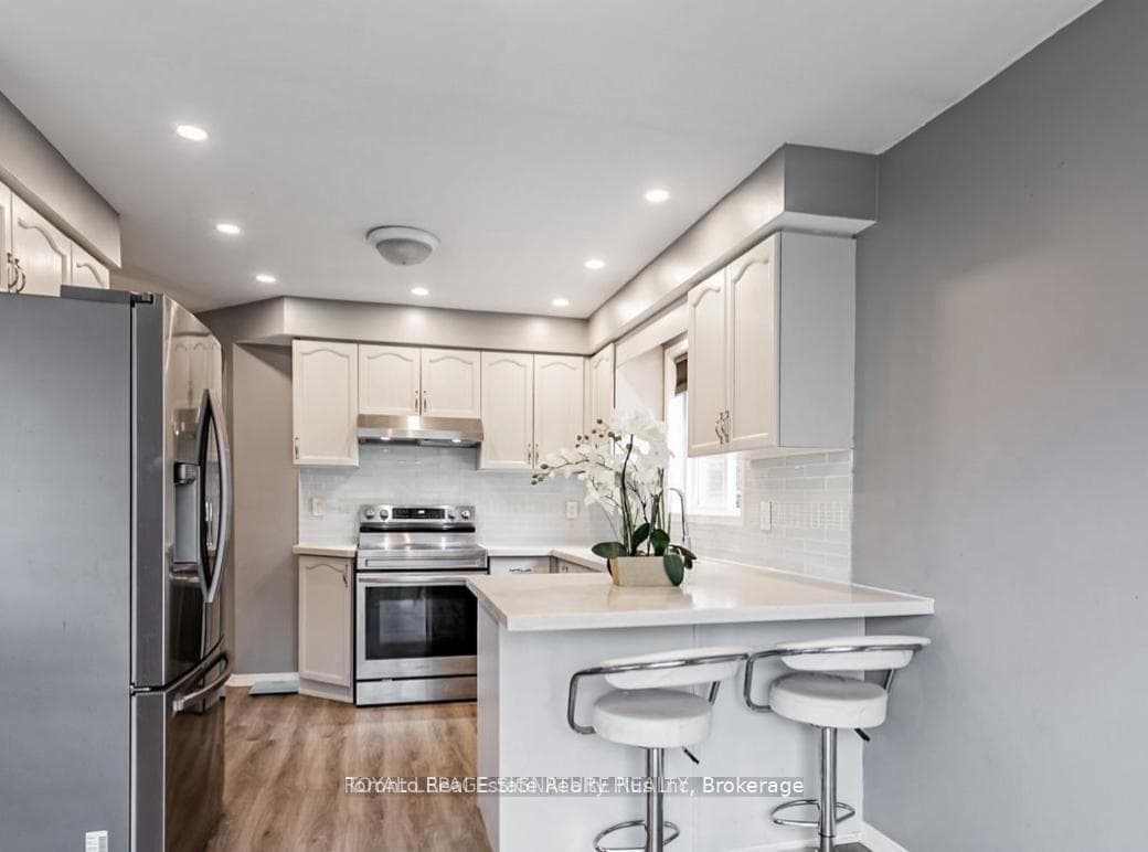18 Preston Avenue photo 5