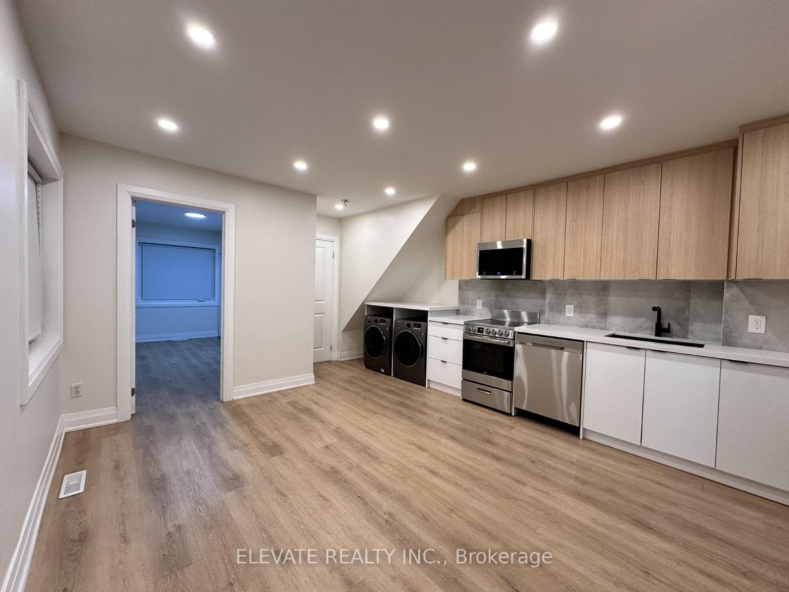 38 Lightbourn Avenue photo 6