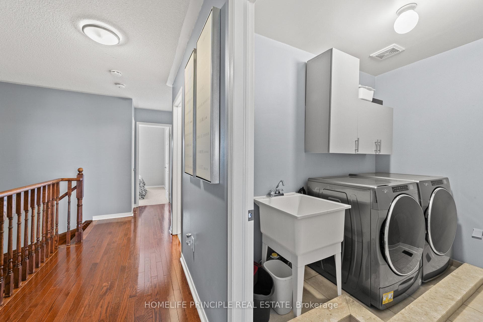 98 Oceanpearl Crescent photo 22
