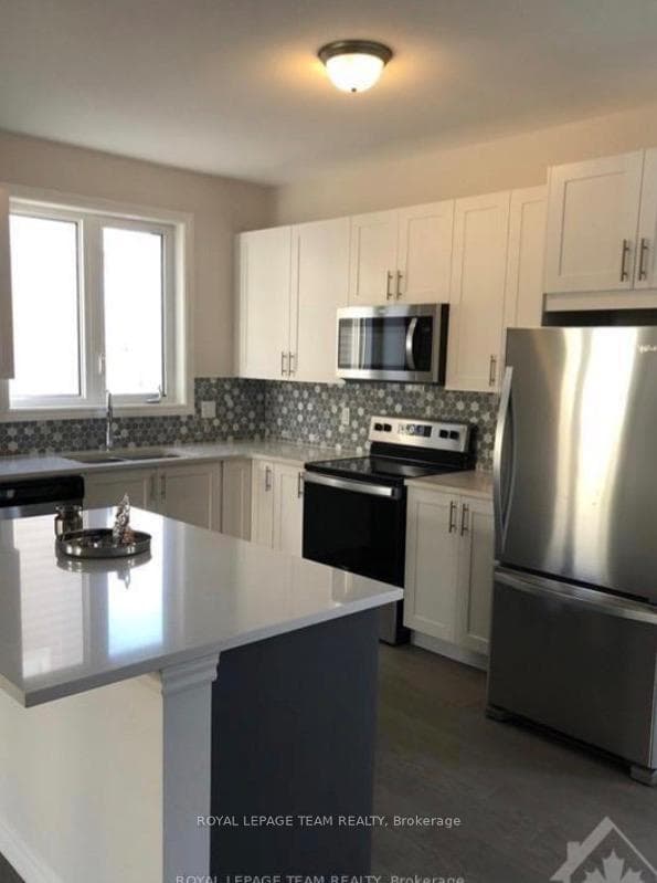 514 Loury Row photo 7