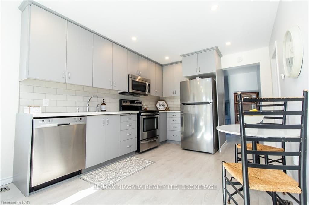 14 NORTHHAVEN Road photo 9