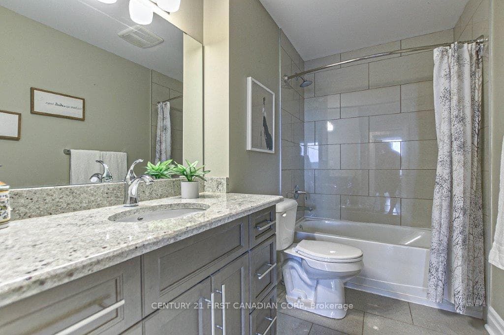 240 Villagewalk Boulevard Unit 805 photo 18
