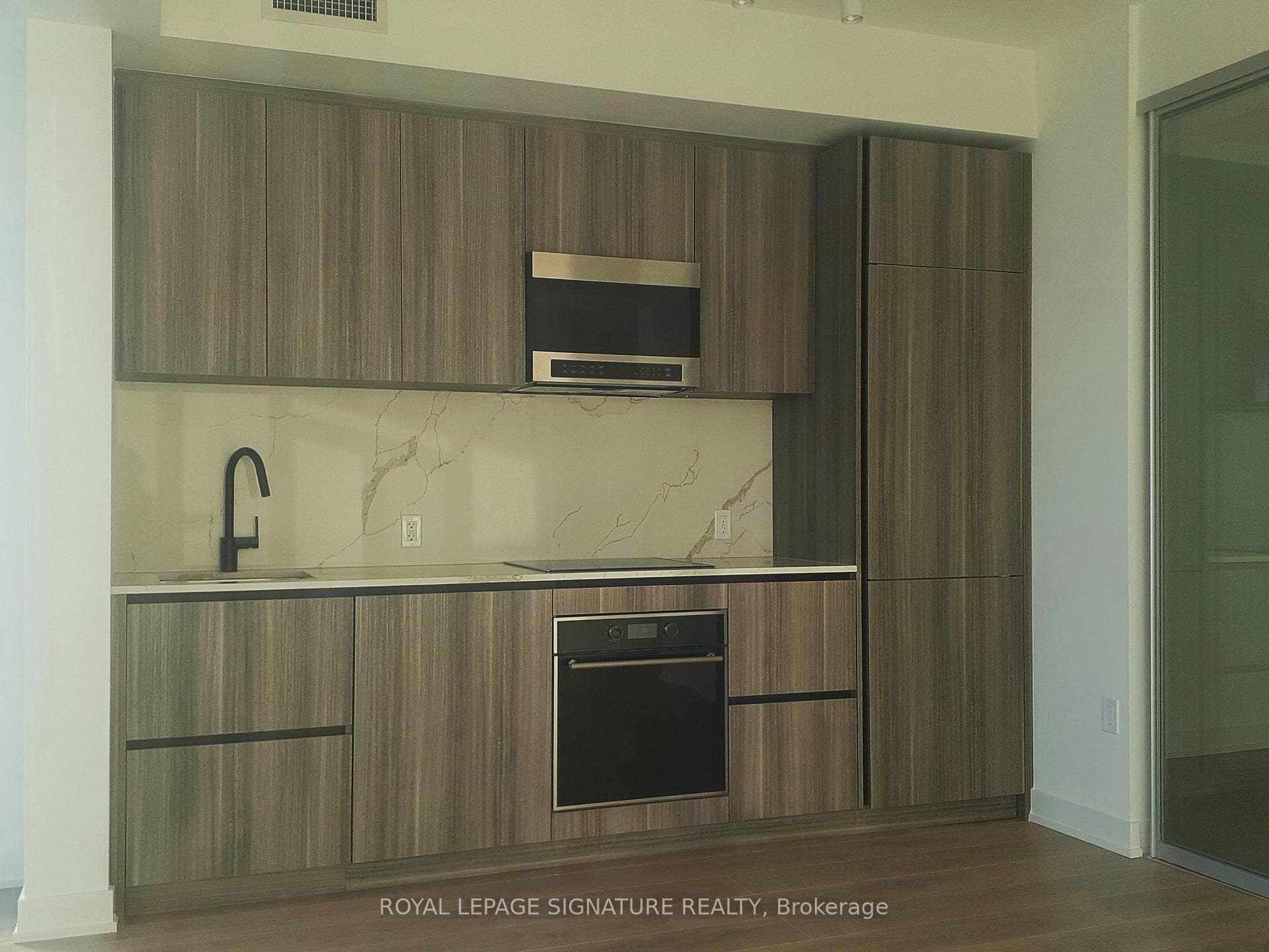 127 Broadway Avenue Unit 2211 photo 5