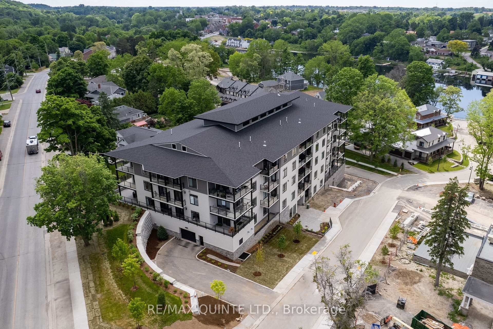 17 Cleave Avenue Unit 101 photo 1