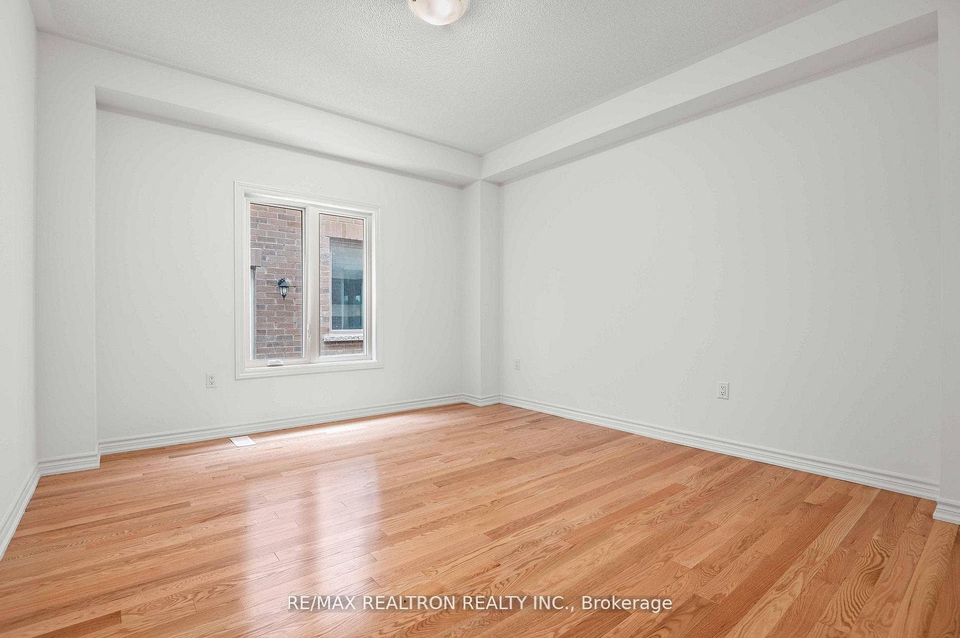 434 Vandusen Avenue photo 15