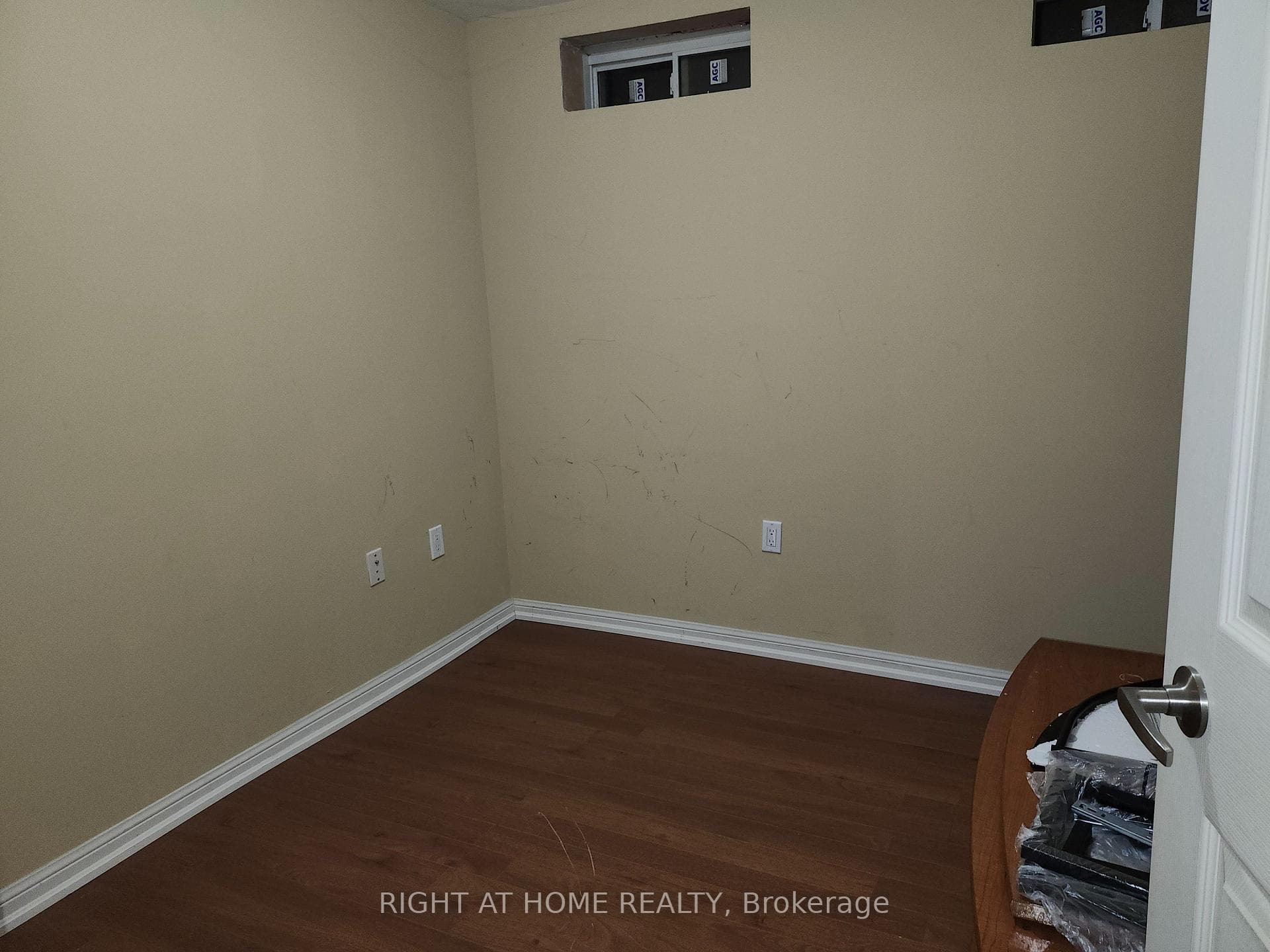 786 Bolingbroke Drive photo 20