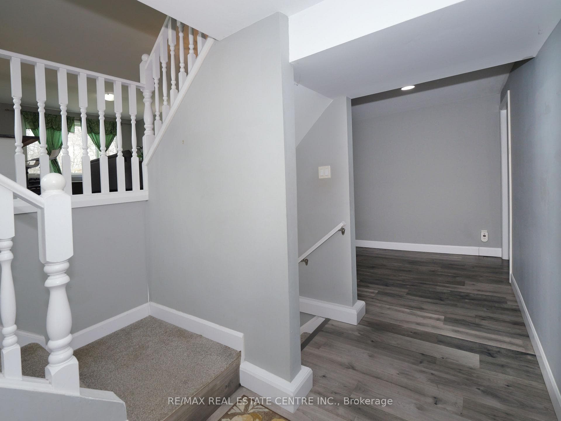 771 Monsarrat Avenue photo 21