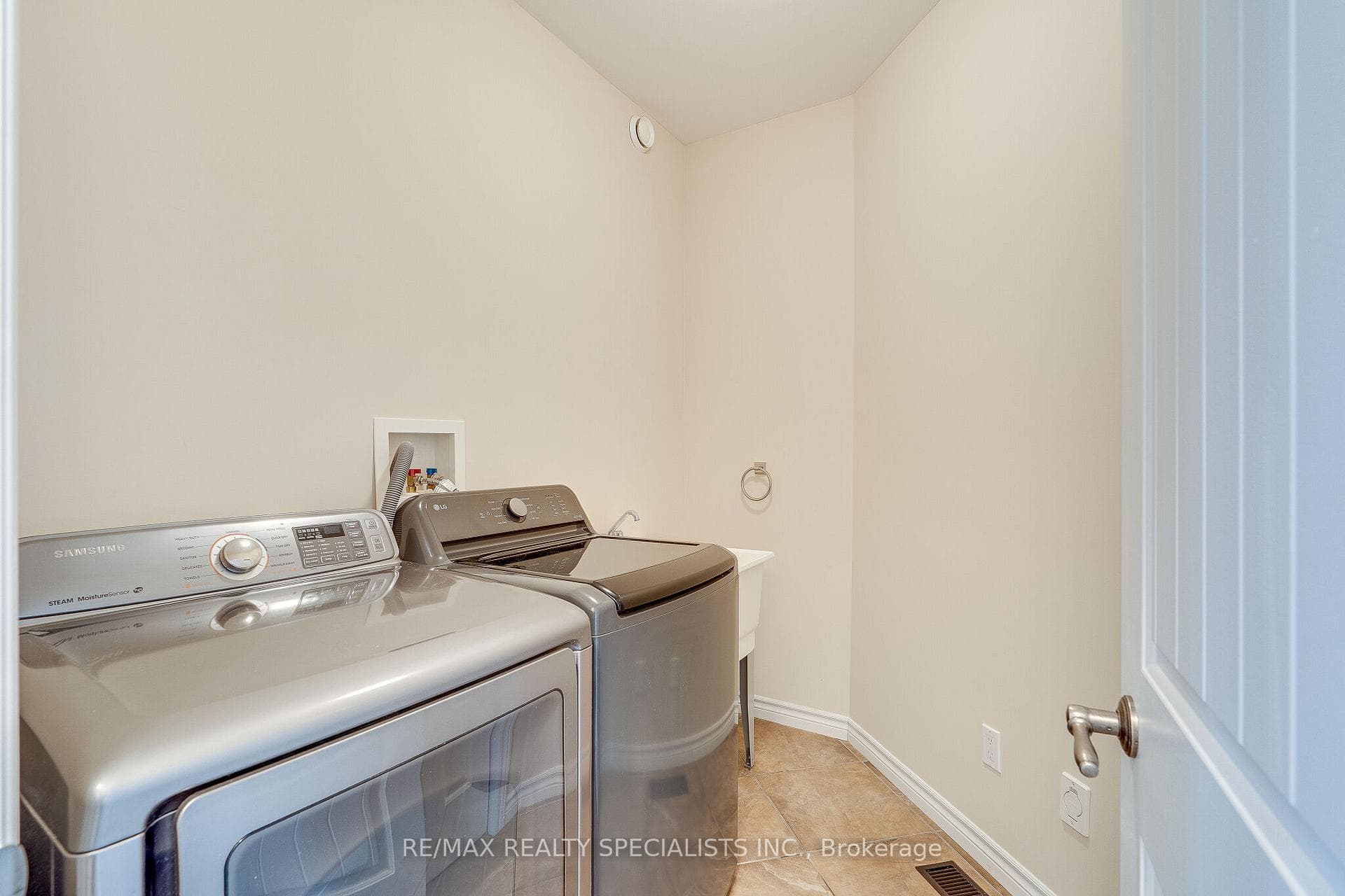 3 Reddington Drive Unit 2 photo 29